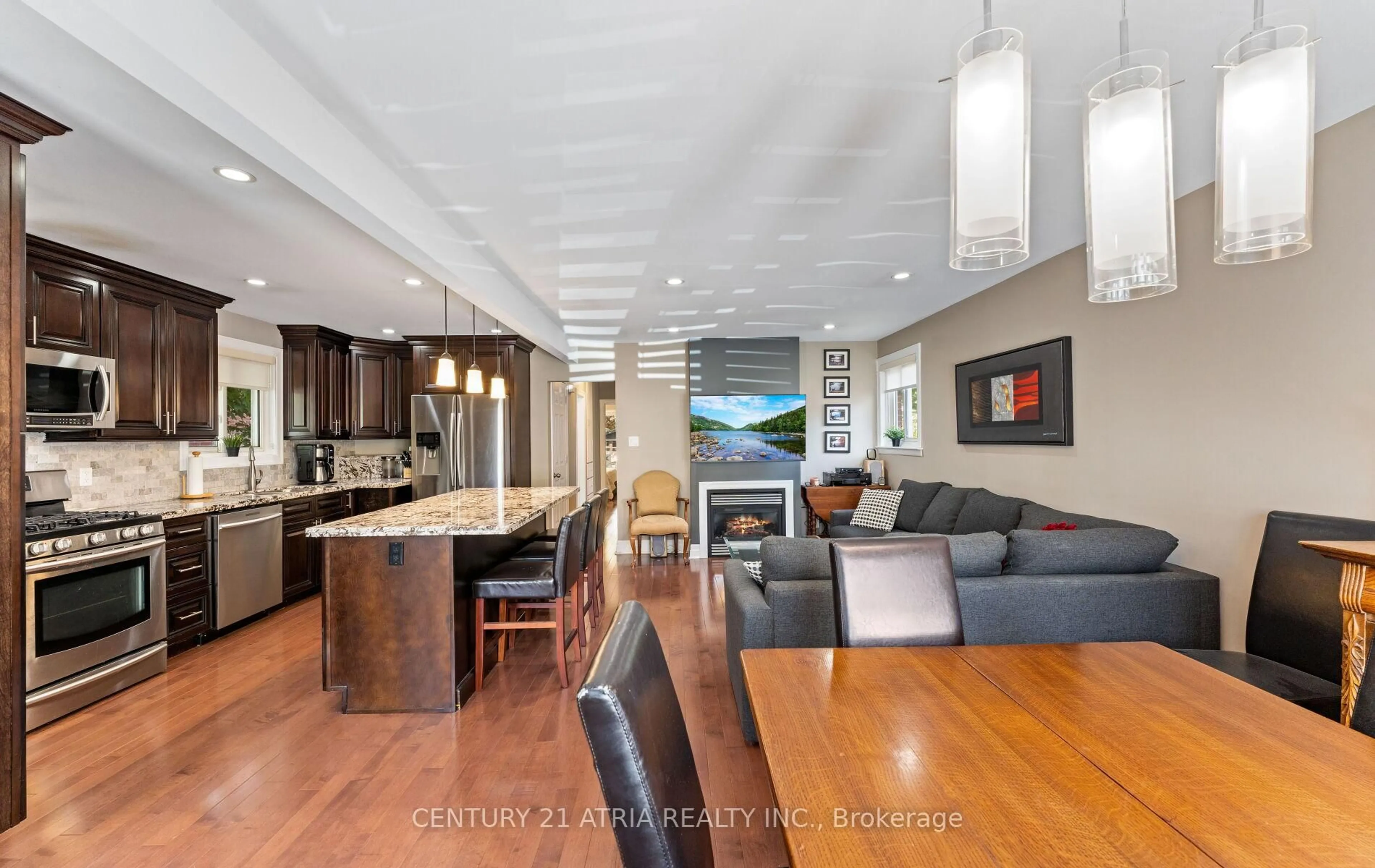Open concept kitchen, wood/laminate floor for 23 Jerman St, Markham Ontario L3P 2R3