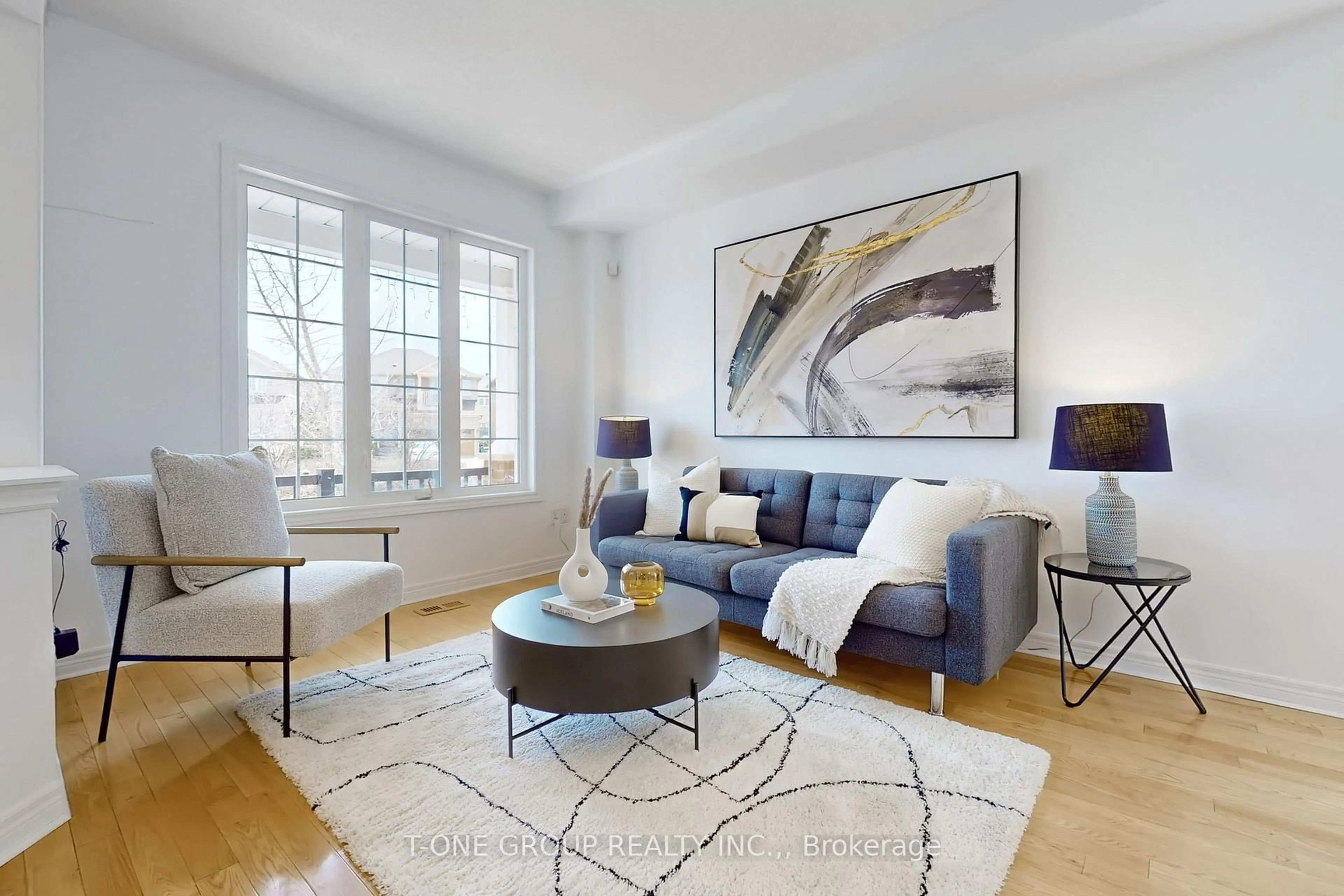 Living room with furniture, unknown for 28 Misty Crt, Markham Ontario L6E 1K9