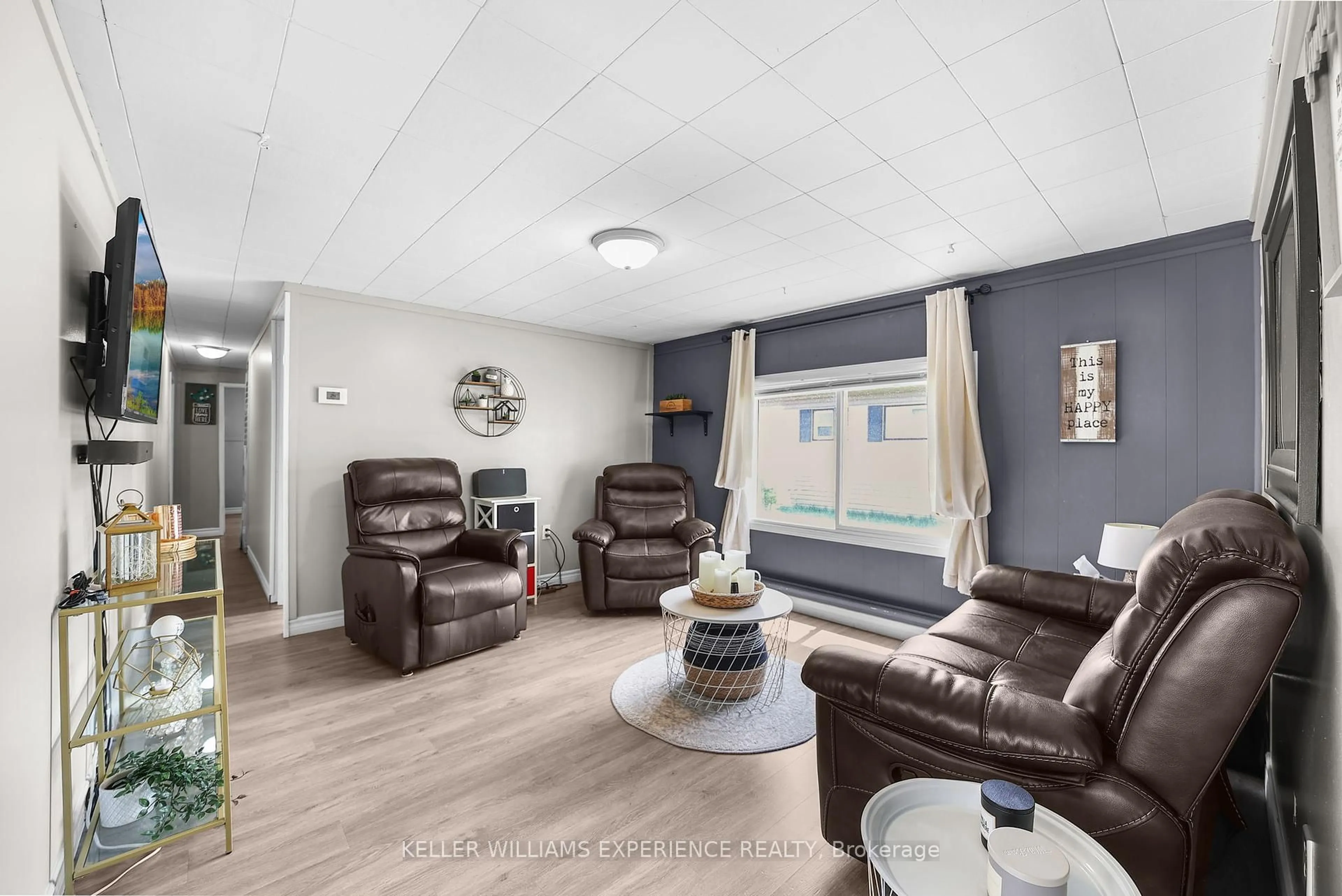 Living room with furniture, unknown for 16 SECOND St, Essa Ontario L3W 0L4