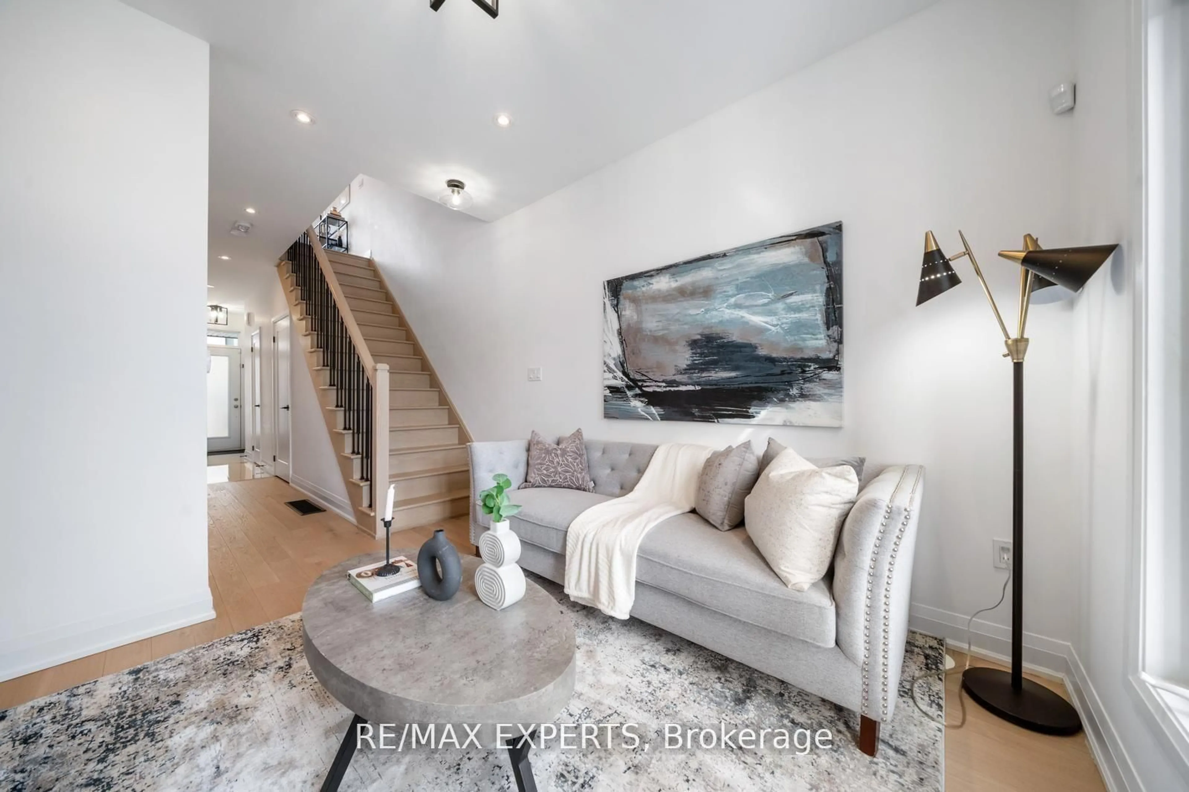Unknown for 13 Shatner Turnabout Cres, Vaughan Ontario L4L 0M4