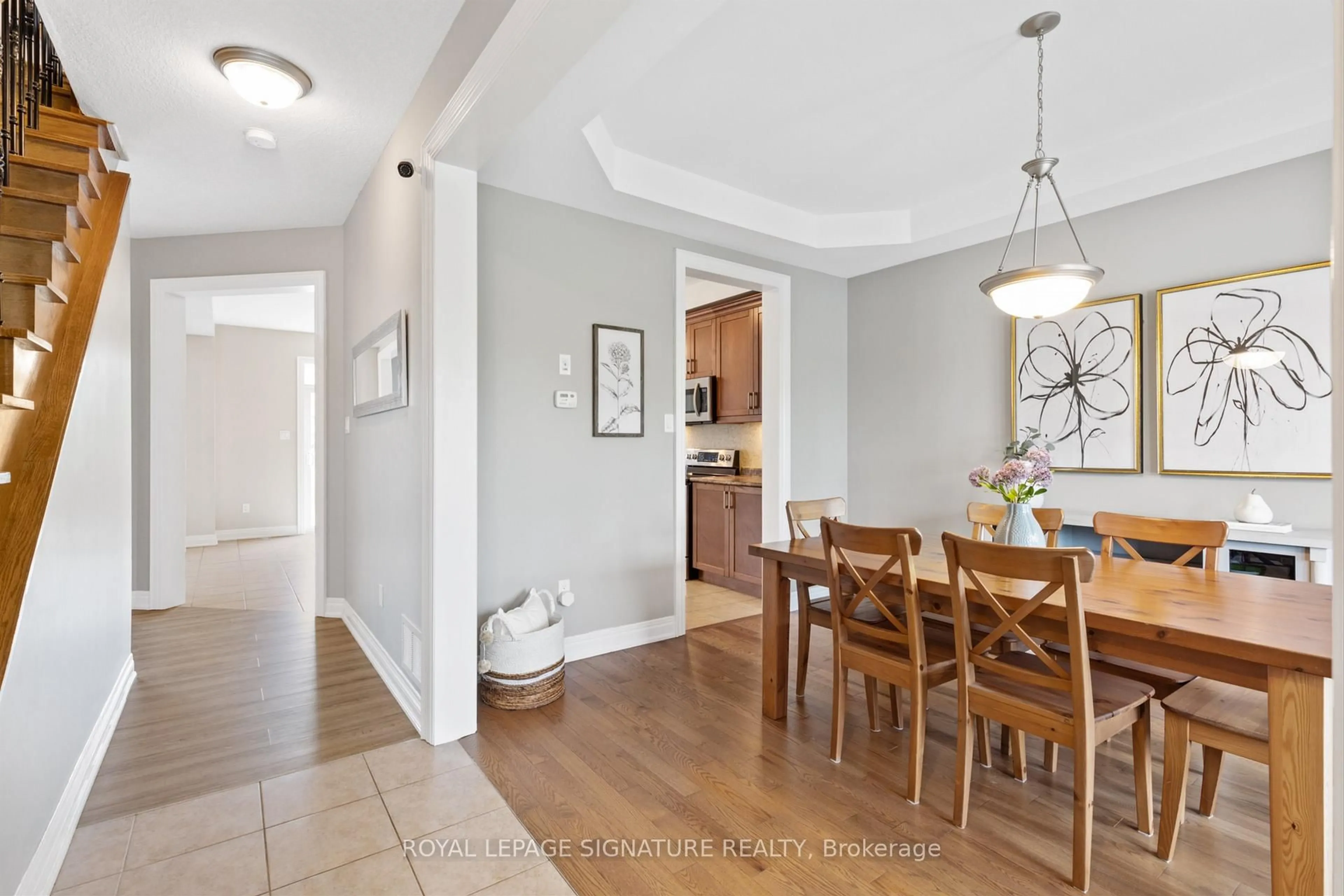 Dining room, ceramic/tile floor for 1668 Metro Rd, Georgina Ontario L0E 1S0
