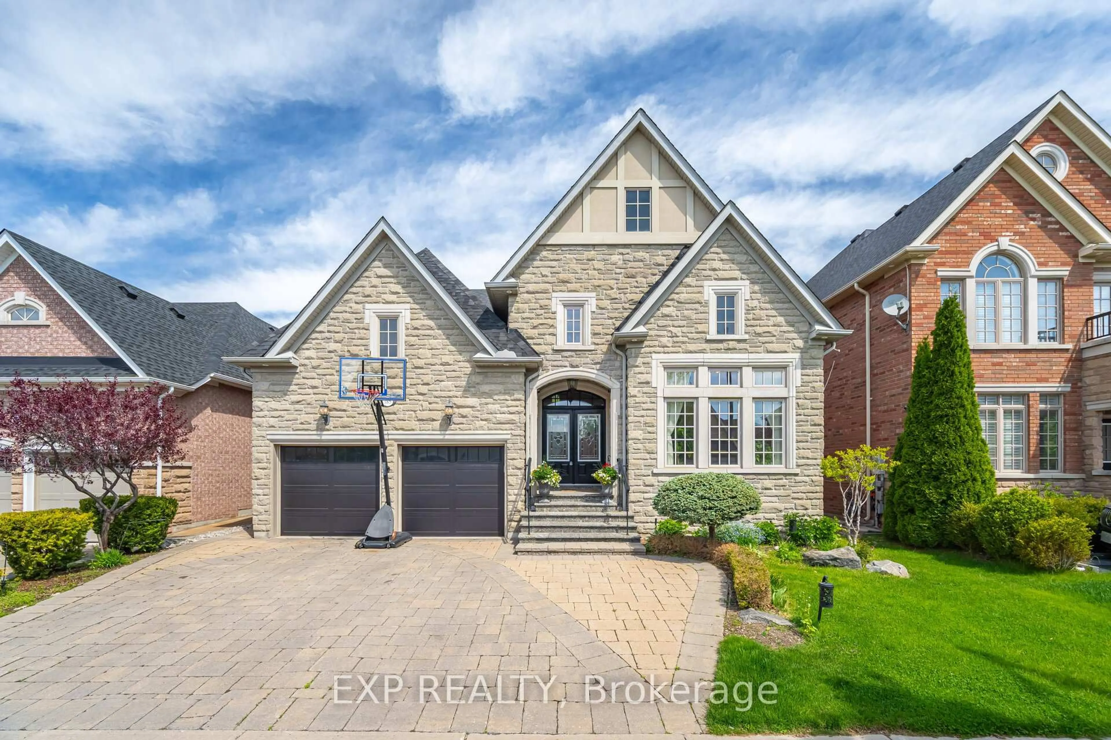 Home with brick exterior material, street for 185 Cook's Mill Cres, Vaughan Ontario L6A 0K9