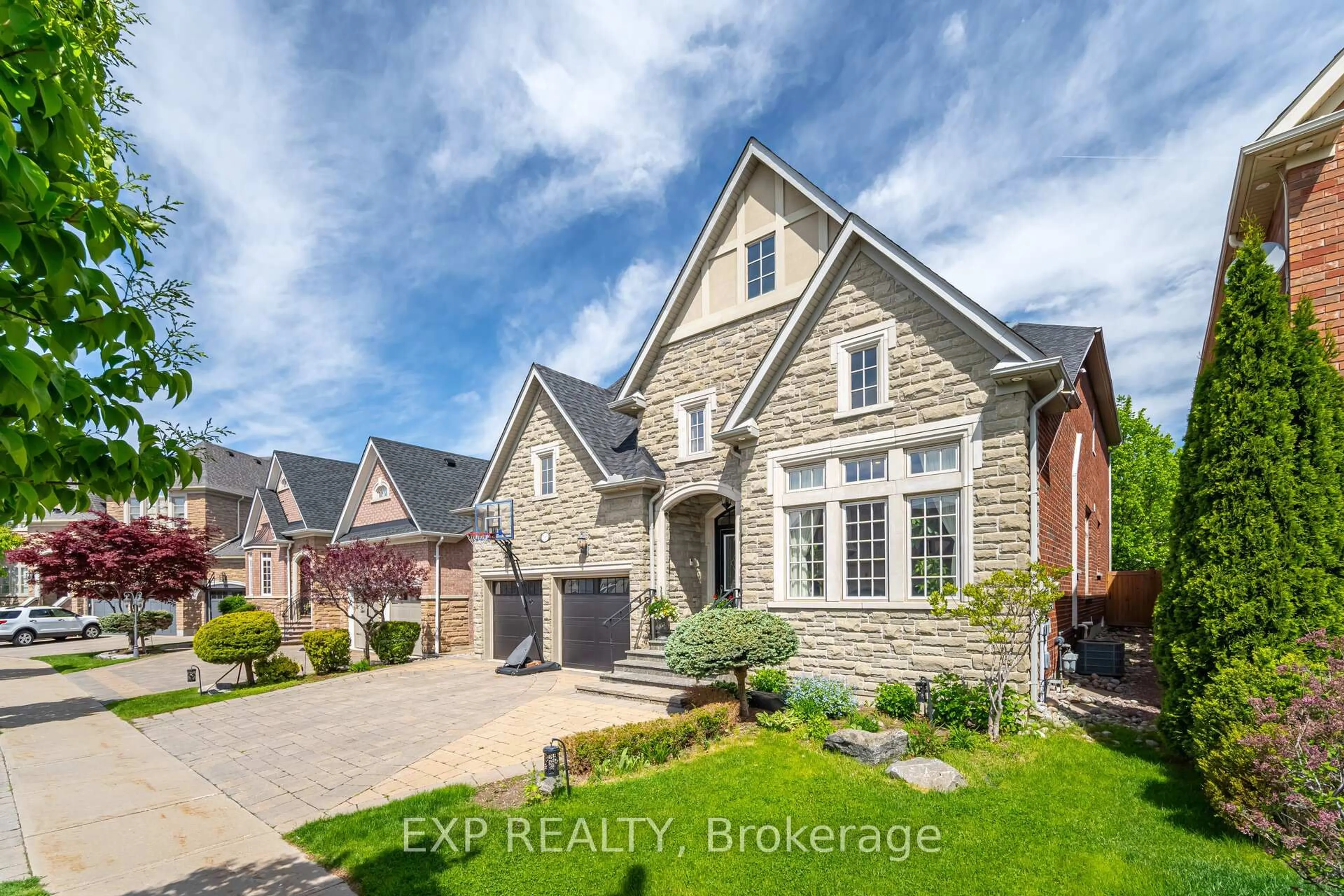 Home with brick exterior material, street for 185 Cook's Mill Cres, Vaughan Ontario L6A 0K9