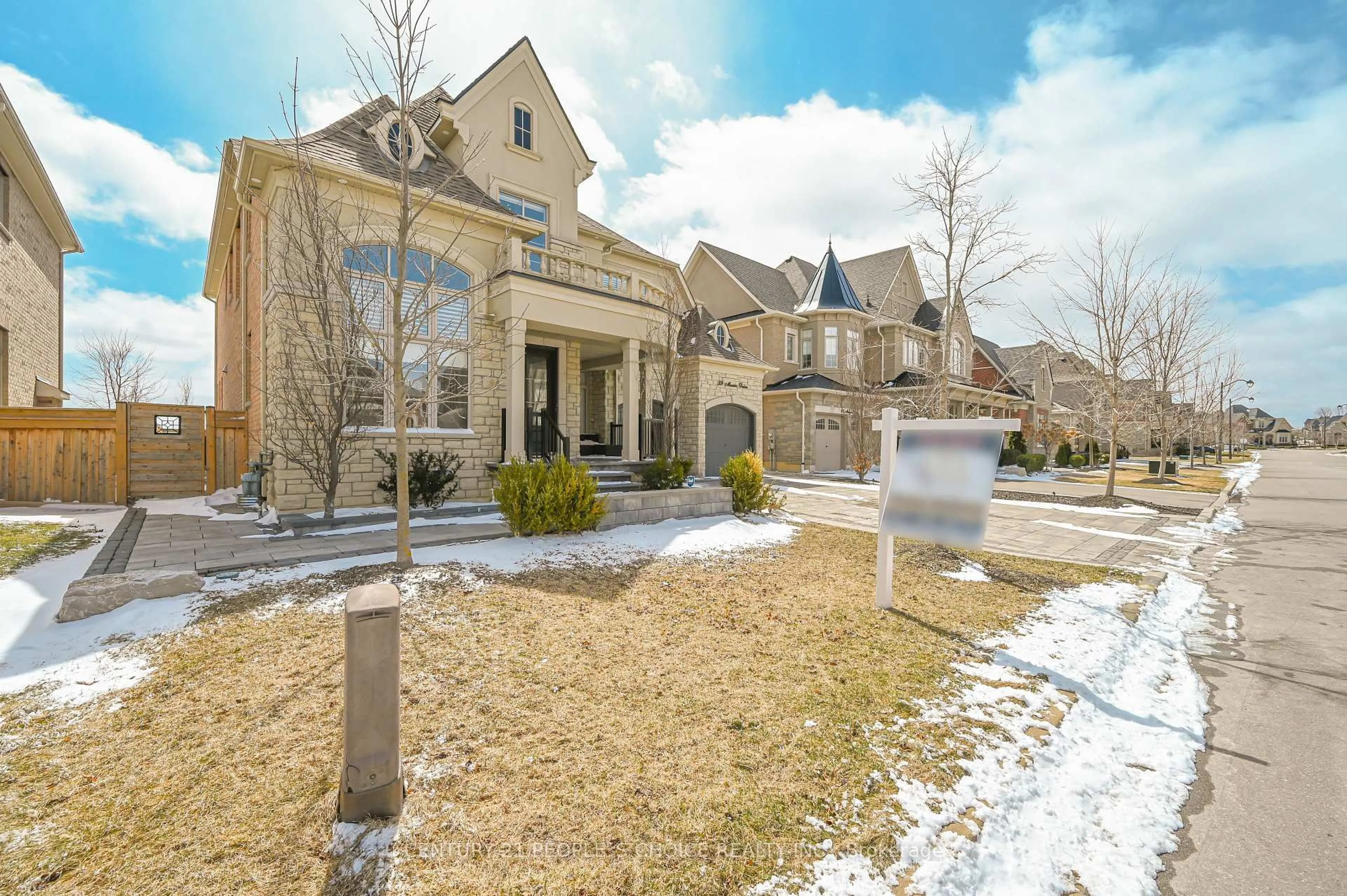 Home with brick exterior material, street for 39 Munsie Dr, King Ontario L7B 0N8