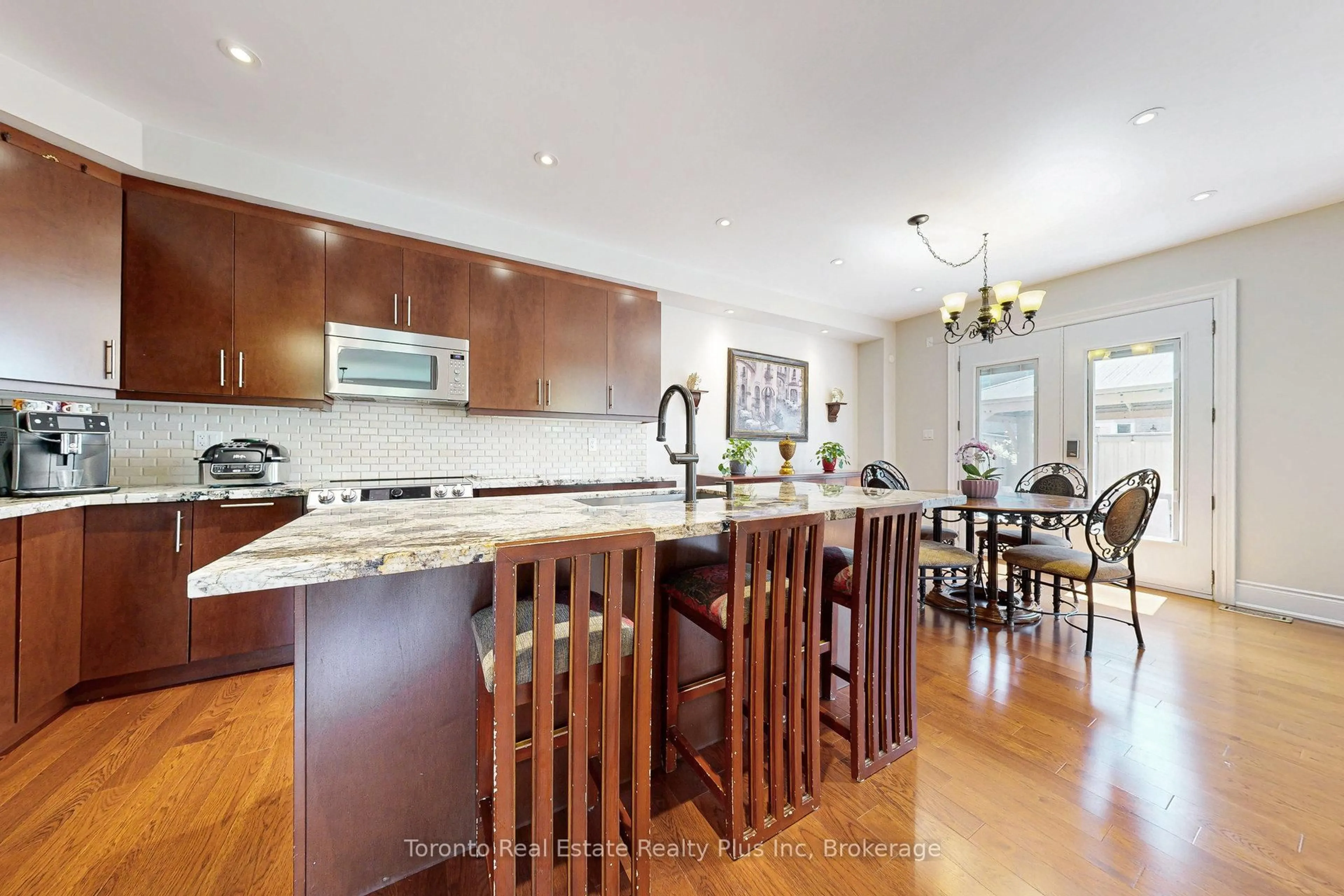 Open concept kitchen, unknown for 1 Watson Dr, New Tecumseth Ontario L0G 1W0
