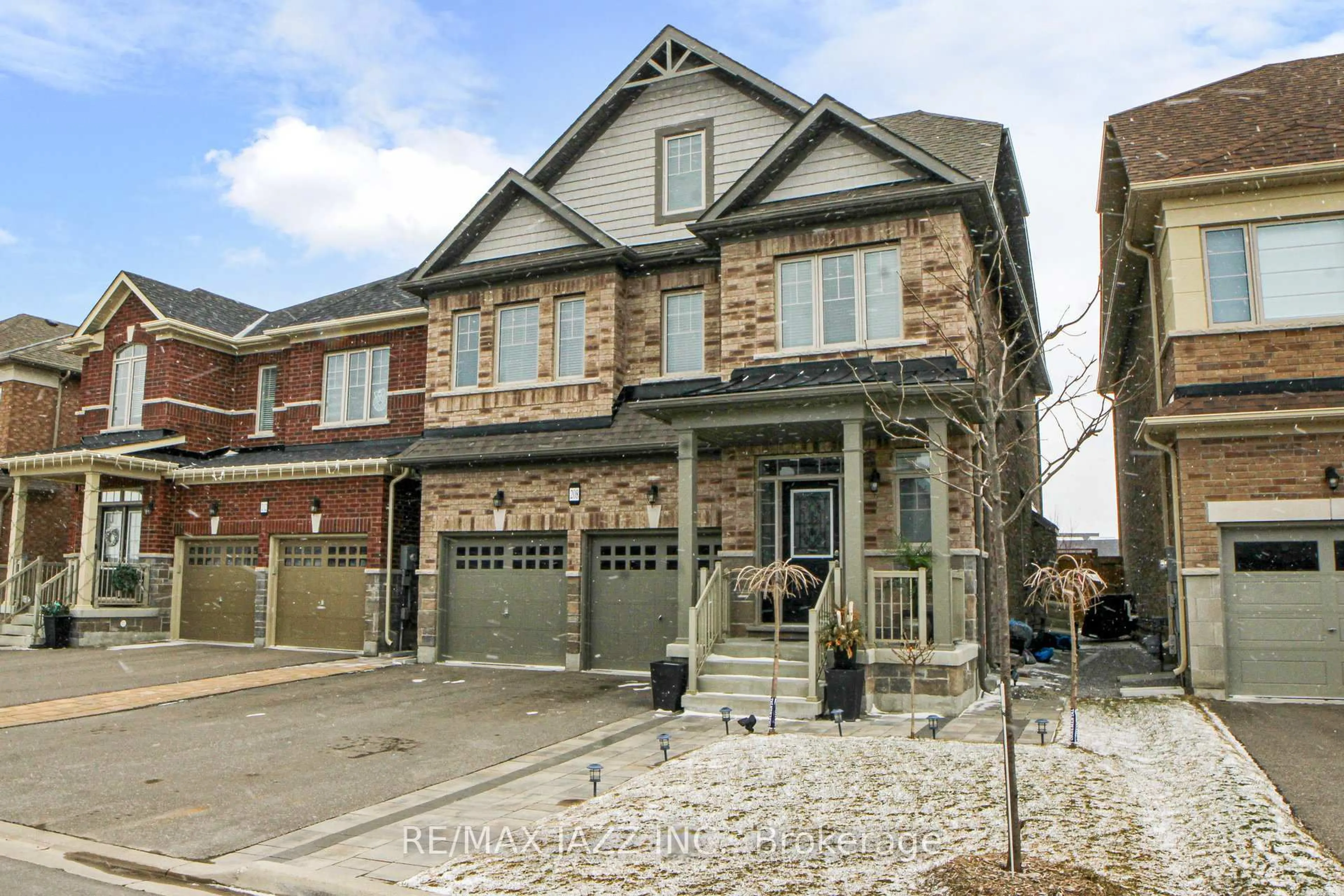 Home with brick exterior material, street for 208 Frederick Pearson St, East Gwillimbury Ontario L9N 0Y9