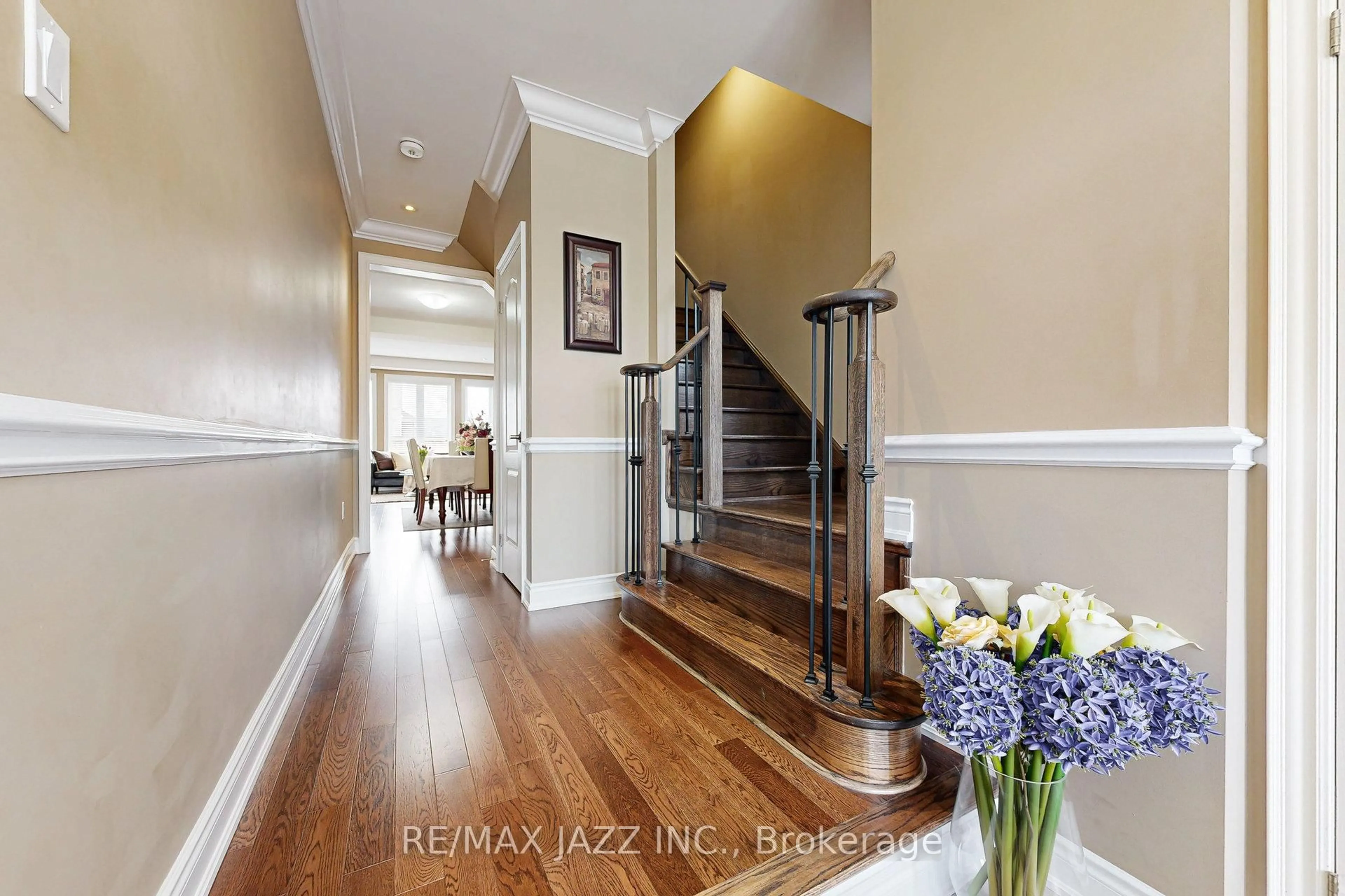 Indoor entryway for 208 Frederick Pearson St, East Gwillimbury Ontario L9N 0Y9