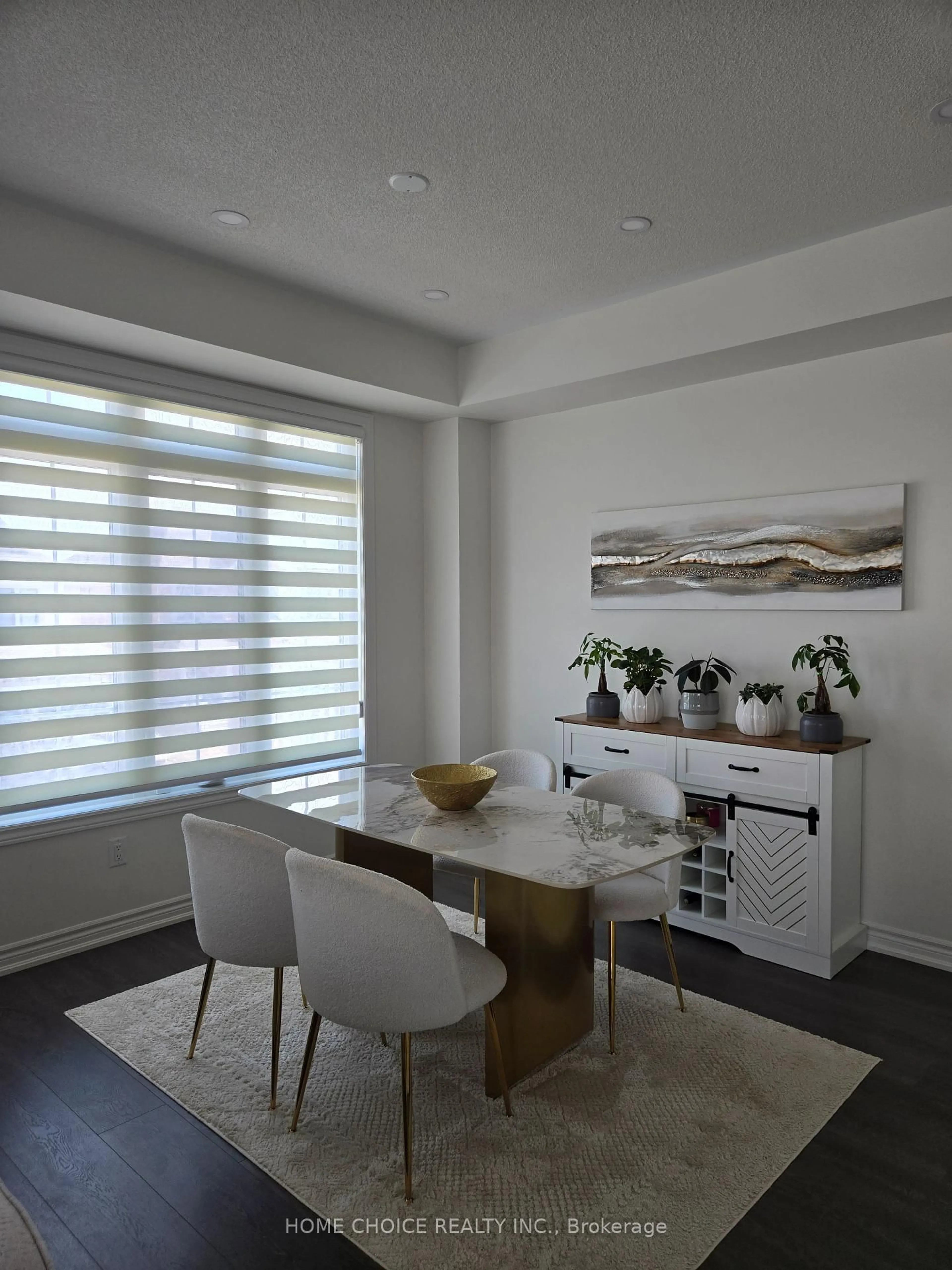 Dining room, wood/laminate floor for 35 Rotary Way, Bradford West Gwillimbury Ontario L3Z 4P2