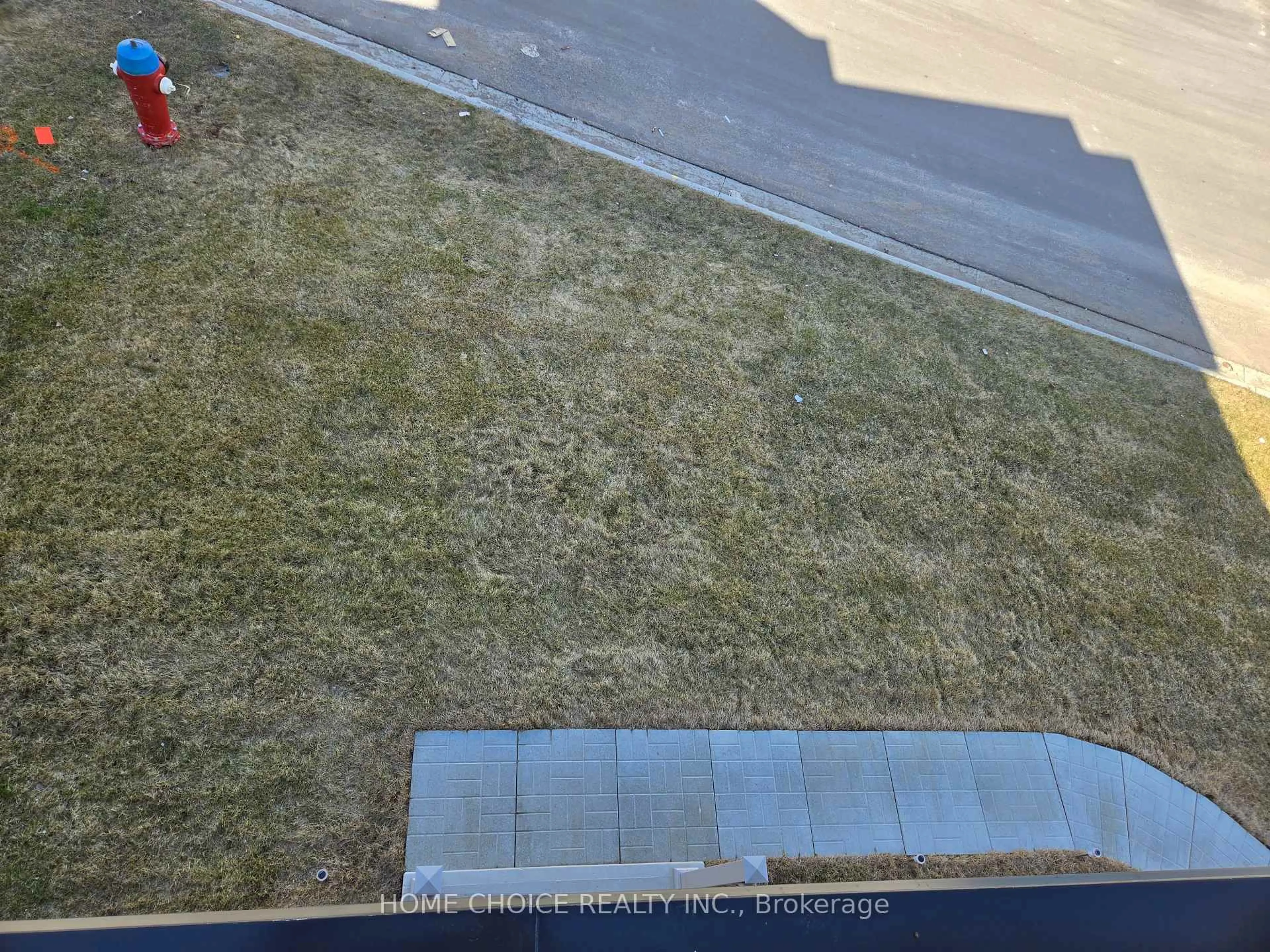 A pic from outside/outdoor area/front of a property/back of a property/a pic from drone, street for 35 Rotary Way, Bradford West Gwillimbury Ontario L3Z 4P2