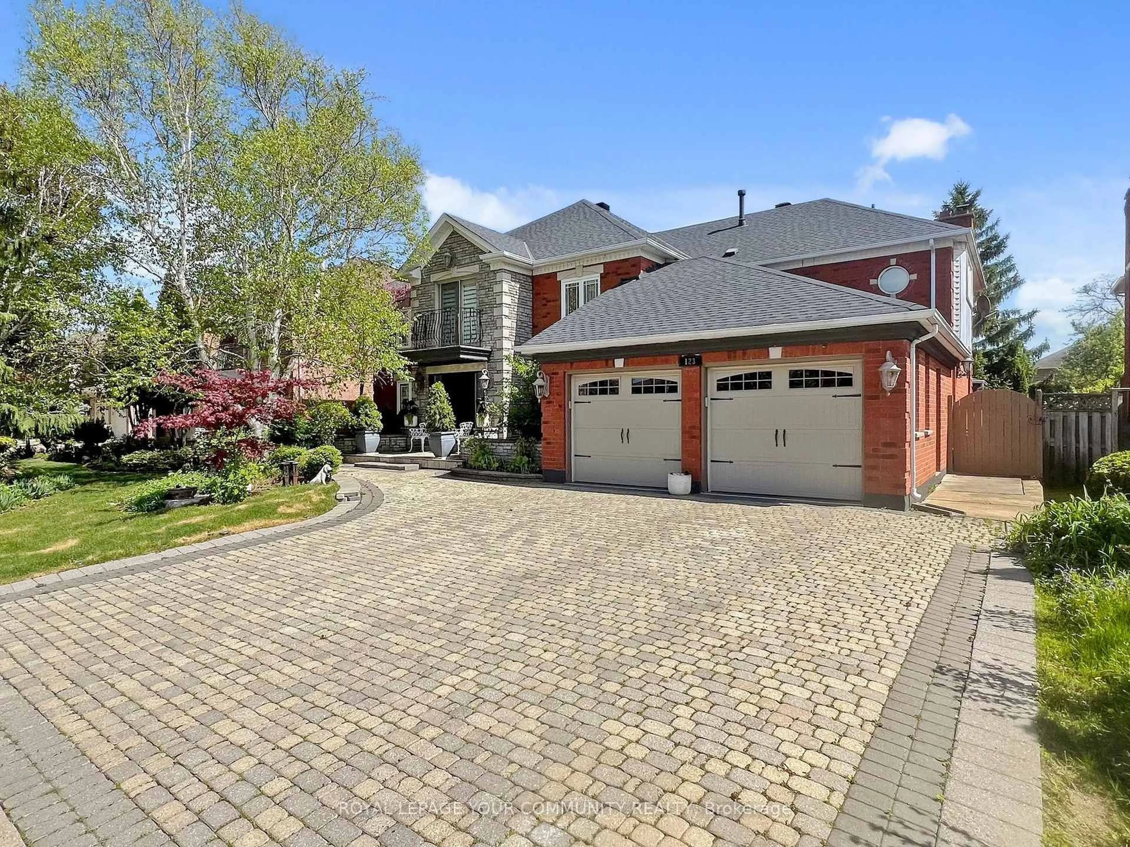 Home with brick exterior material, street for 123 Kingsnorth Blvd, Vaughan Ontario L4L 8J6