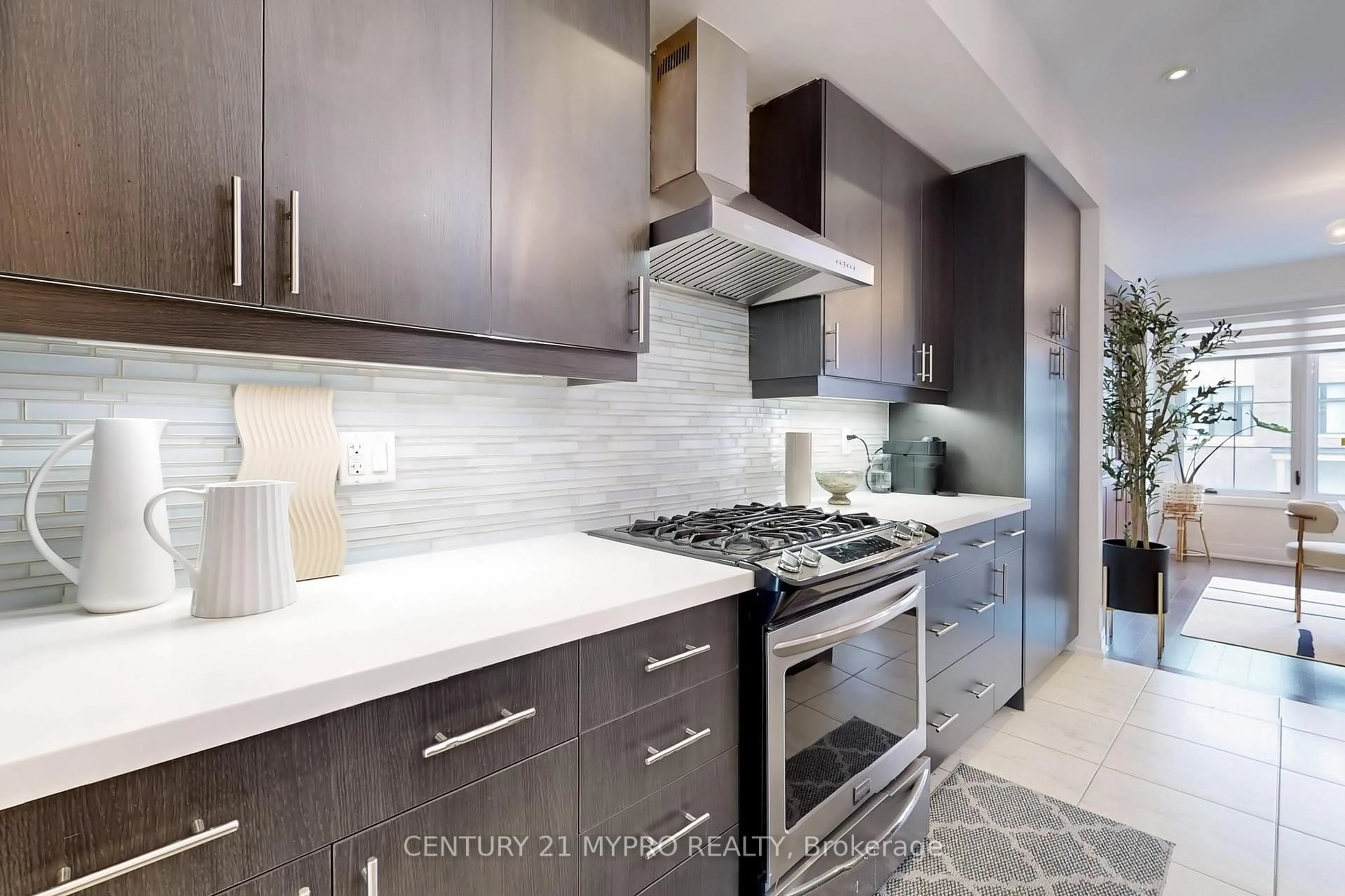 Contemporary kitchen, ceramic/tile floor for 21 Mcgurran Lane, Richmond Hill Ontario L4B 0G8