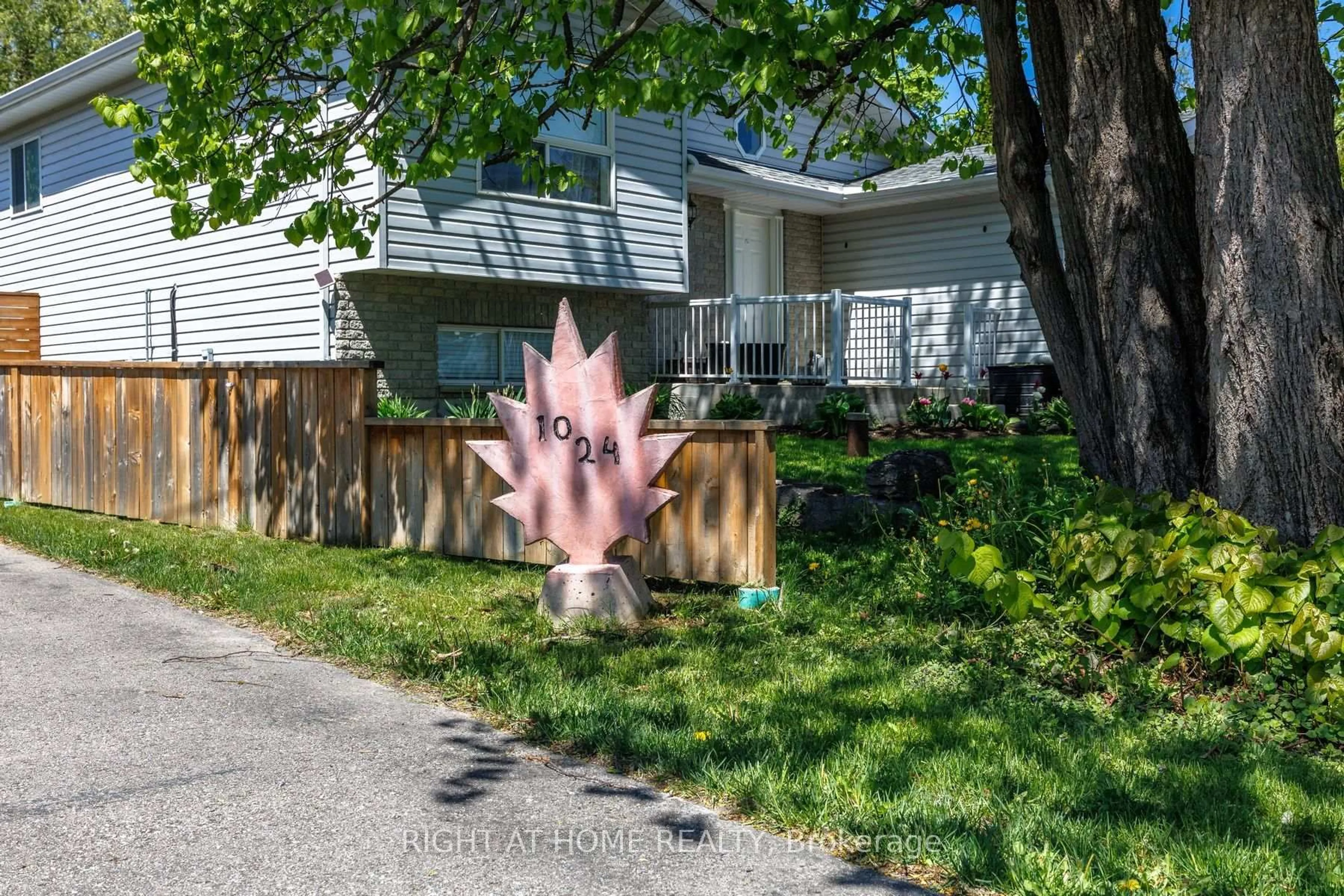 Unknown for 1024 Ferrier Ave, Innisfil Ontario L0L 1W0