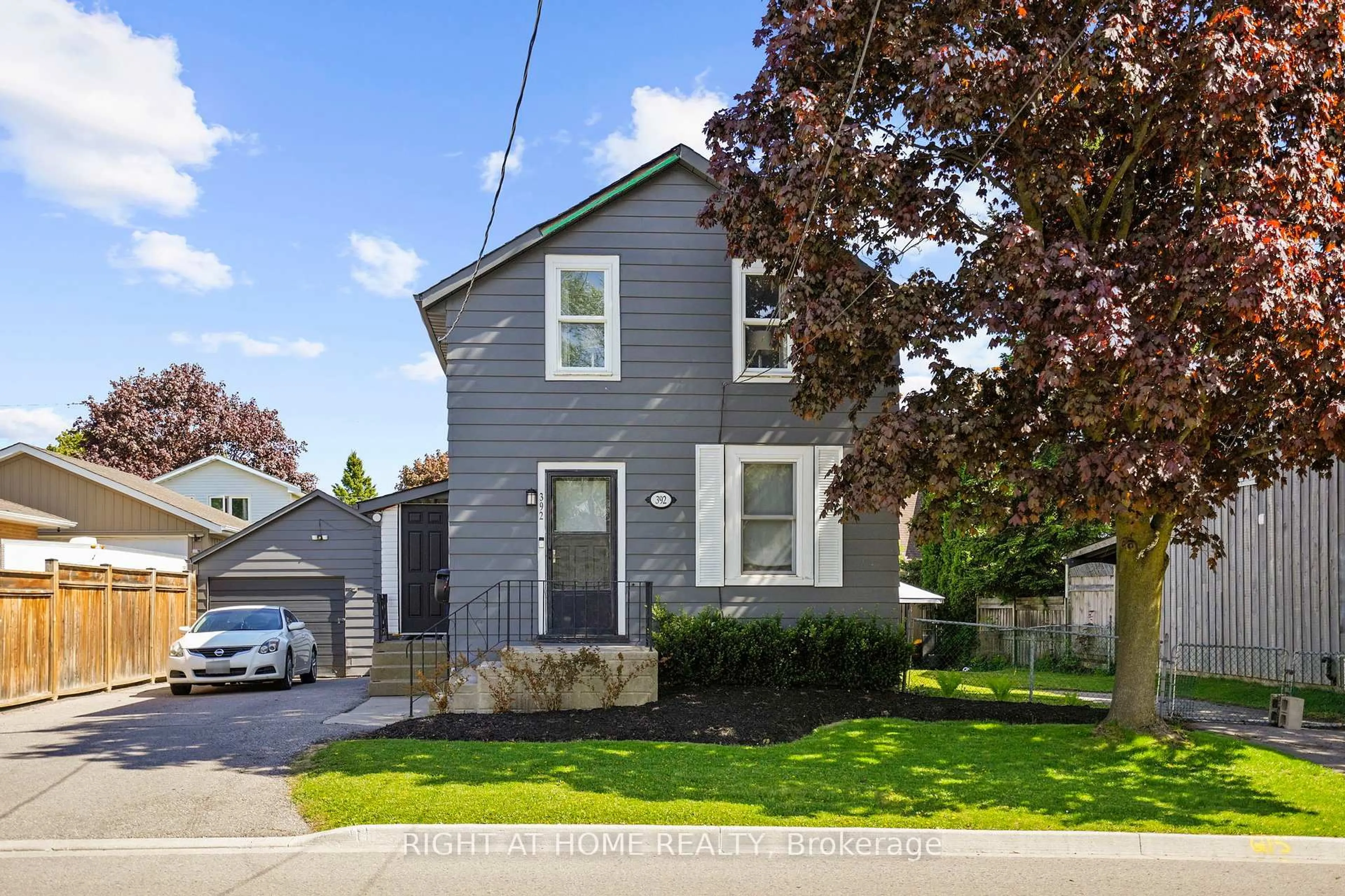Home with vinyl exterior material, street for 392 Stouffer St, Whitchurch-Stouffville Ontario L4A 4Z4