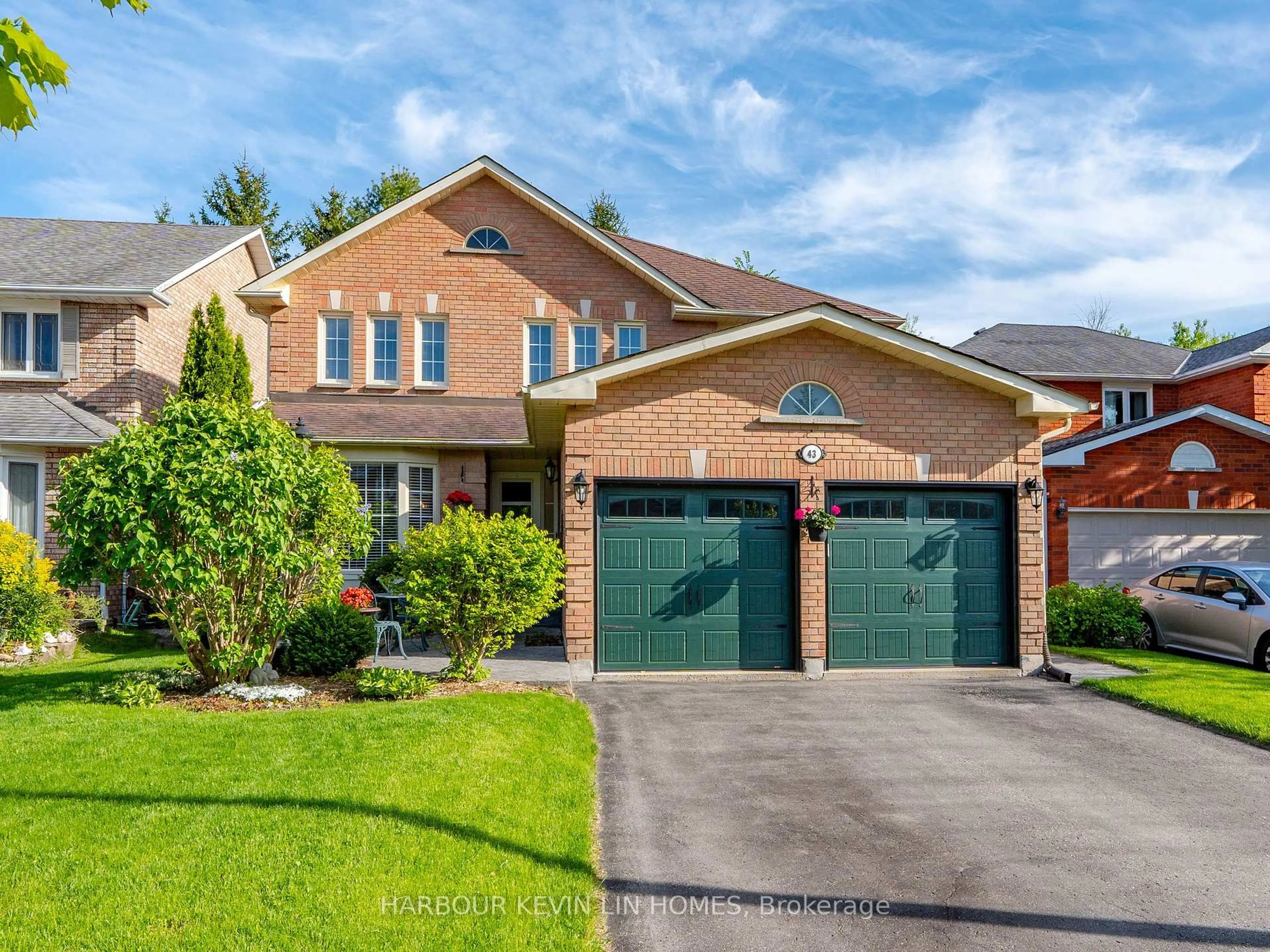 Home with brick exterior material, street for 43 Summitcrest Dr, Richmond Hill Ontario L4S 1A7
