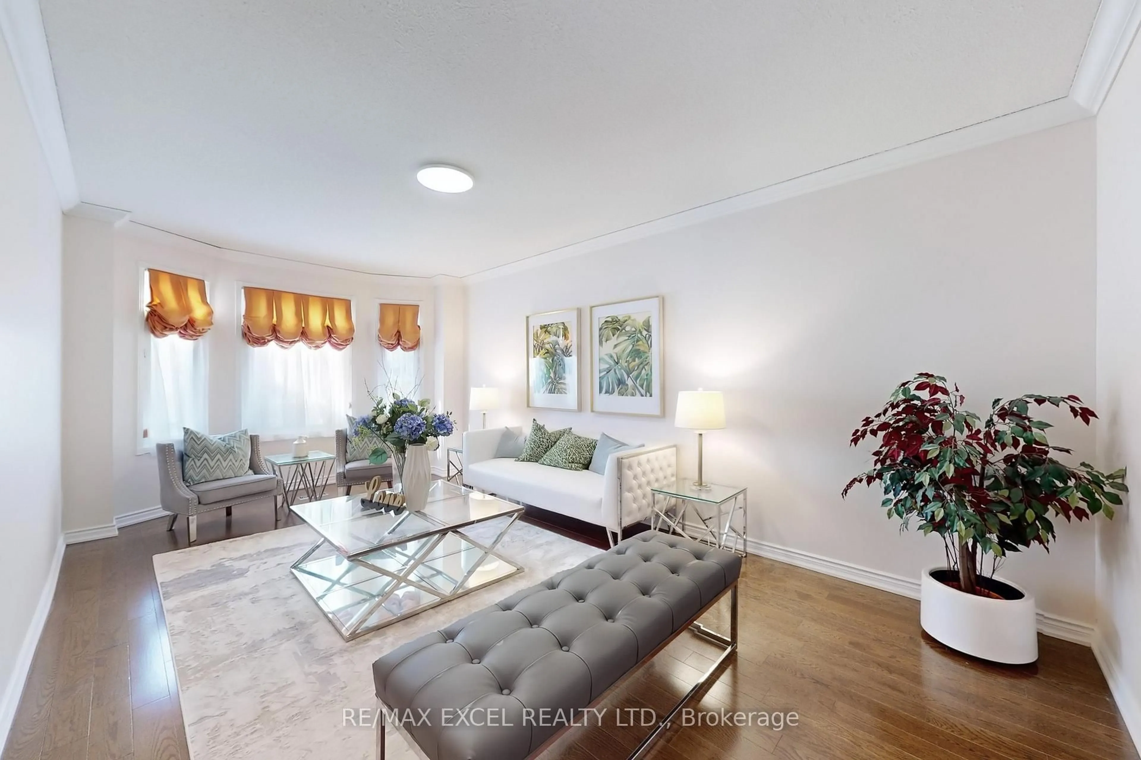 Living room with furniture, unknown for 69 Nadine Cres, Markham Ontario L3R 7Y7