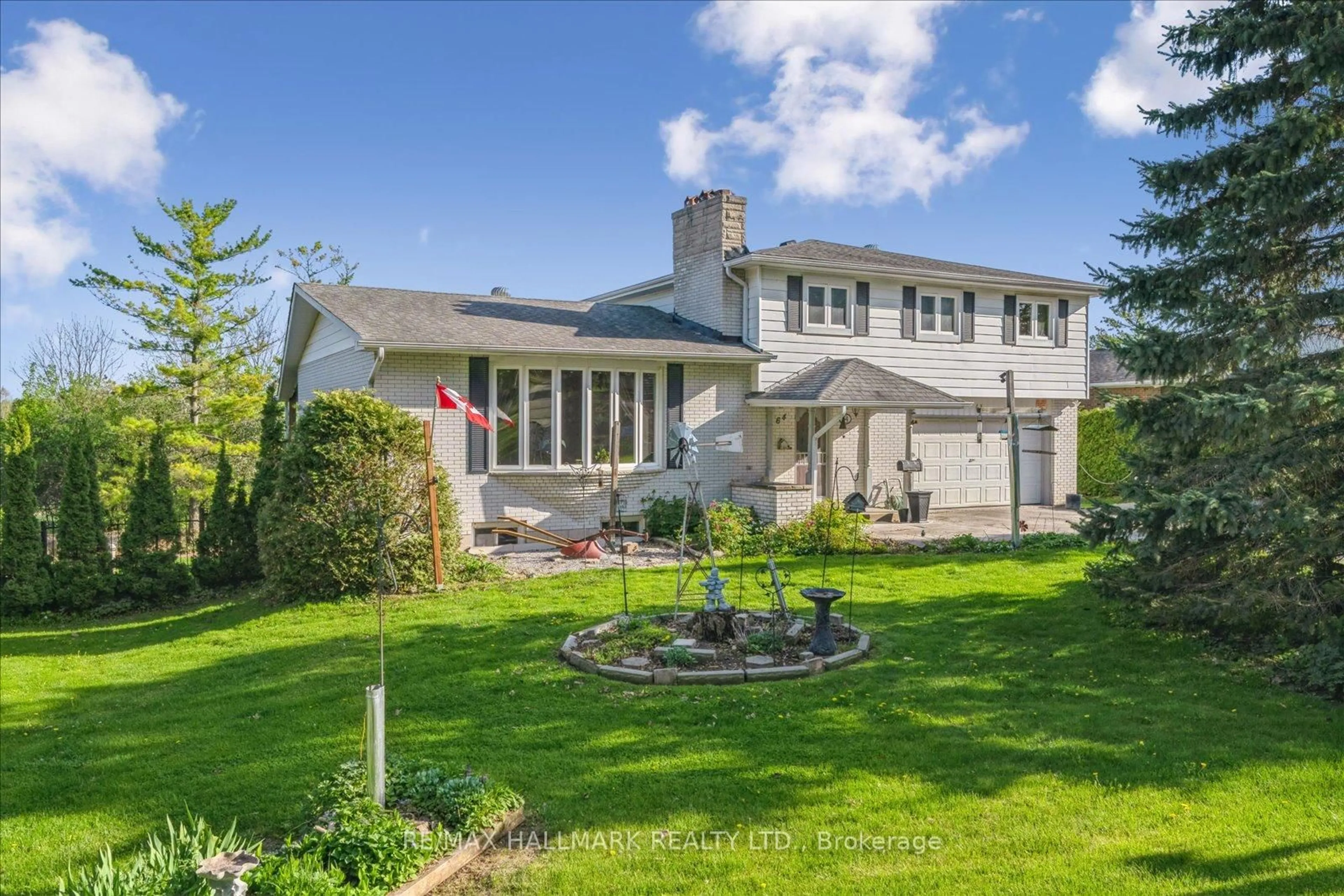 A pic from outside/outdoor area/front of a property/back of a property/a pic from drone, street for 64 Park St, Brock Ontario L0E 1E0