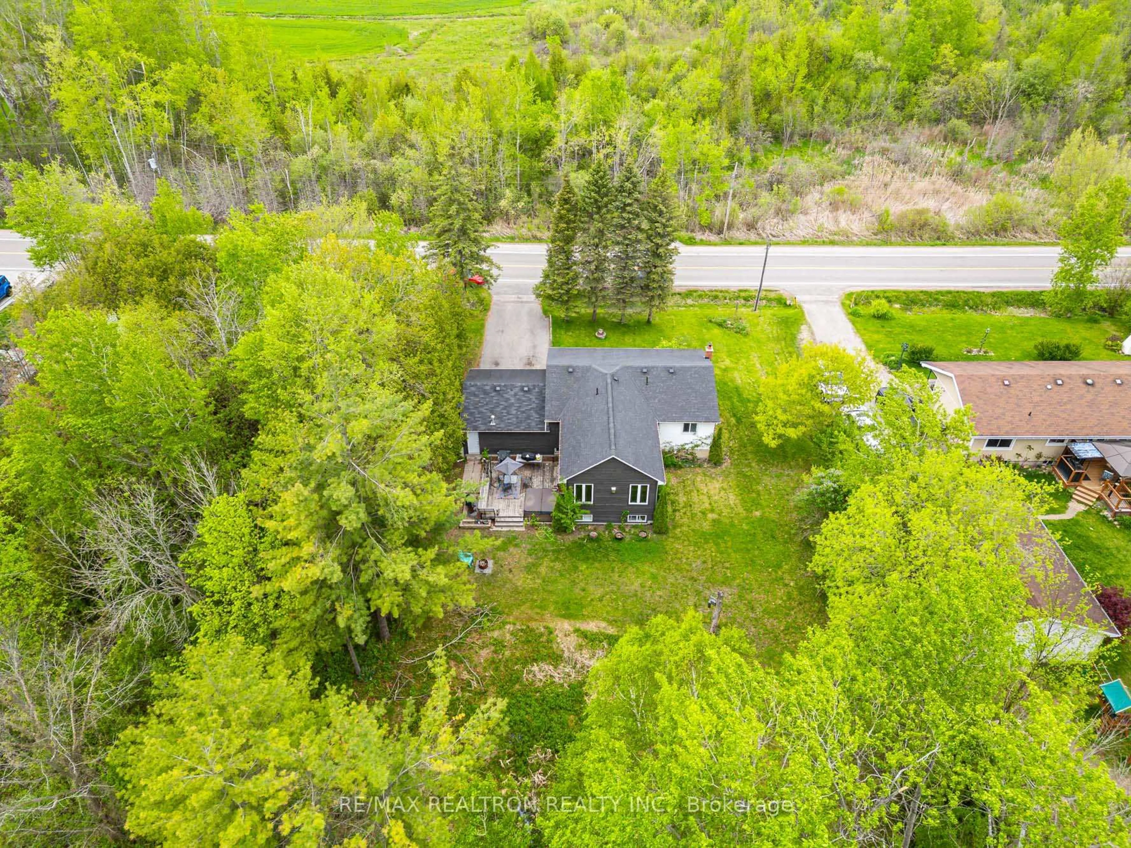 A pic from outside/outdoor area/front of a property/back of a property/a pic from drone, unknown for 1147 Belle Aire Beach Rd, Innisfil Ontario L0L 1C0