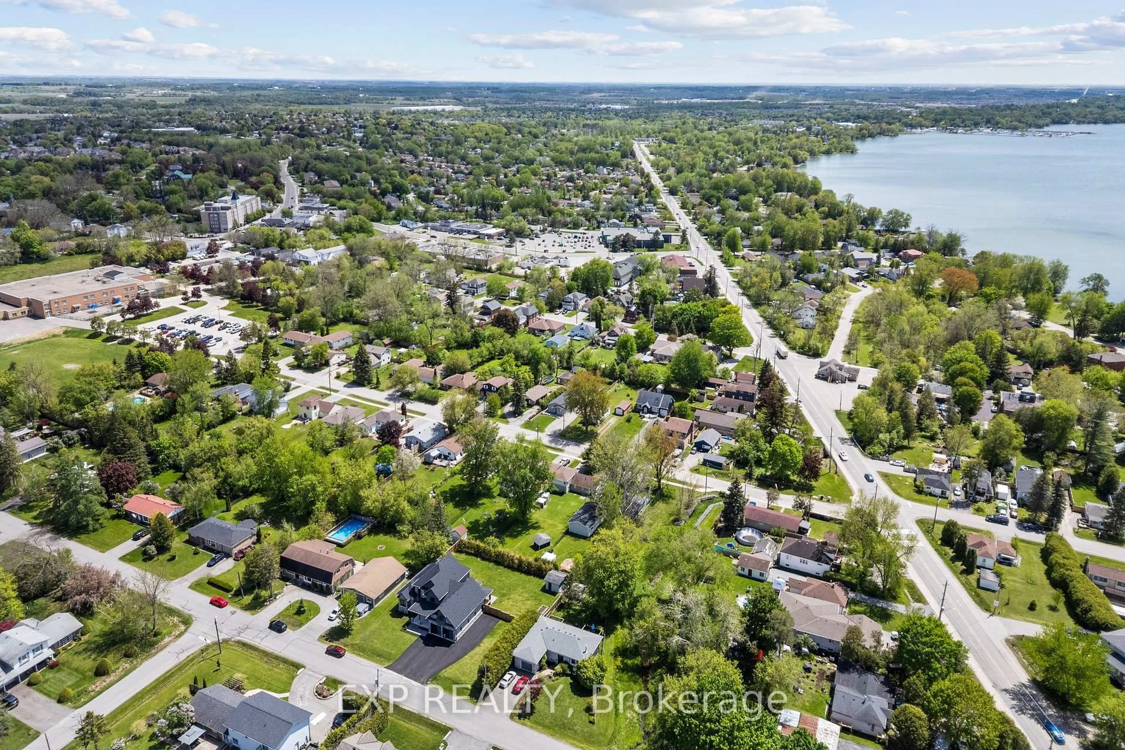 A pic from outside/outdoor area/front of a property/back of a property/a pic from drone, street for 227 Medina Dr, Georgina Ontario L4P 1G9