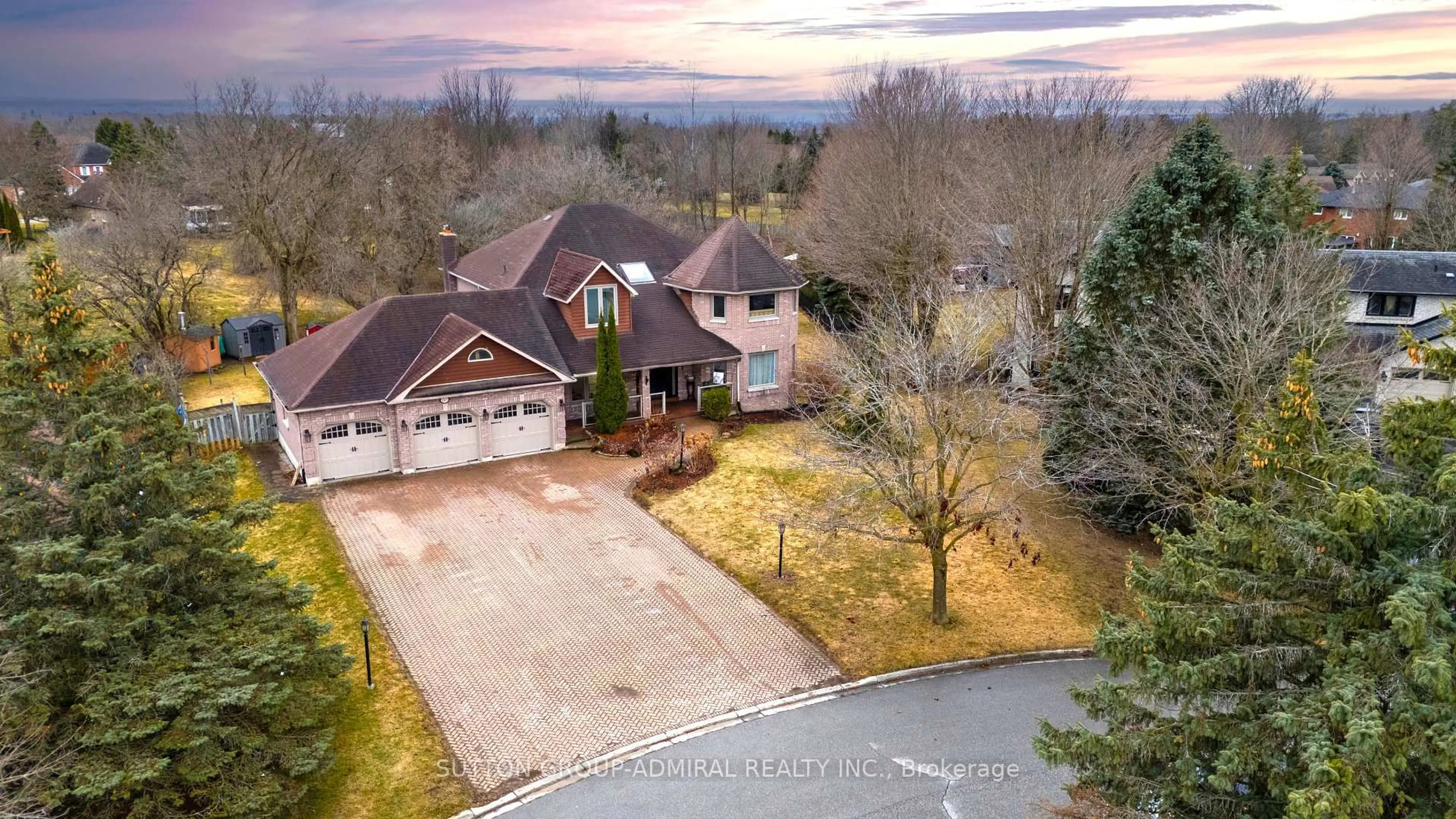 A pic from outside/outdoor area/front of a property/back of a property/a pic from drone, unknown for 60 Maple Way, East Gwillimbury Ontario L0G 1V0