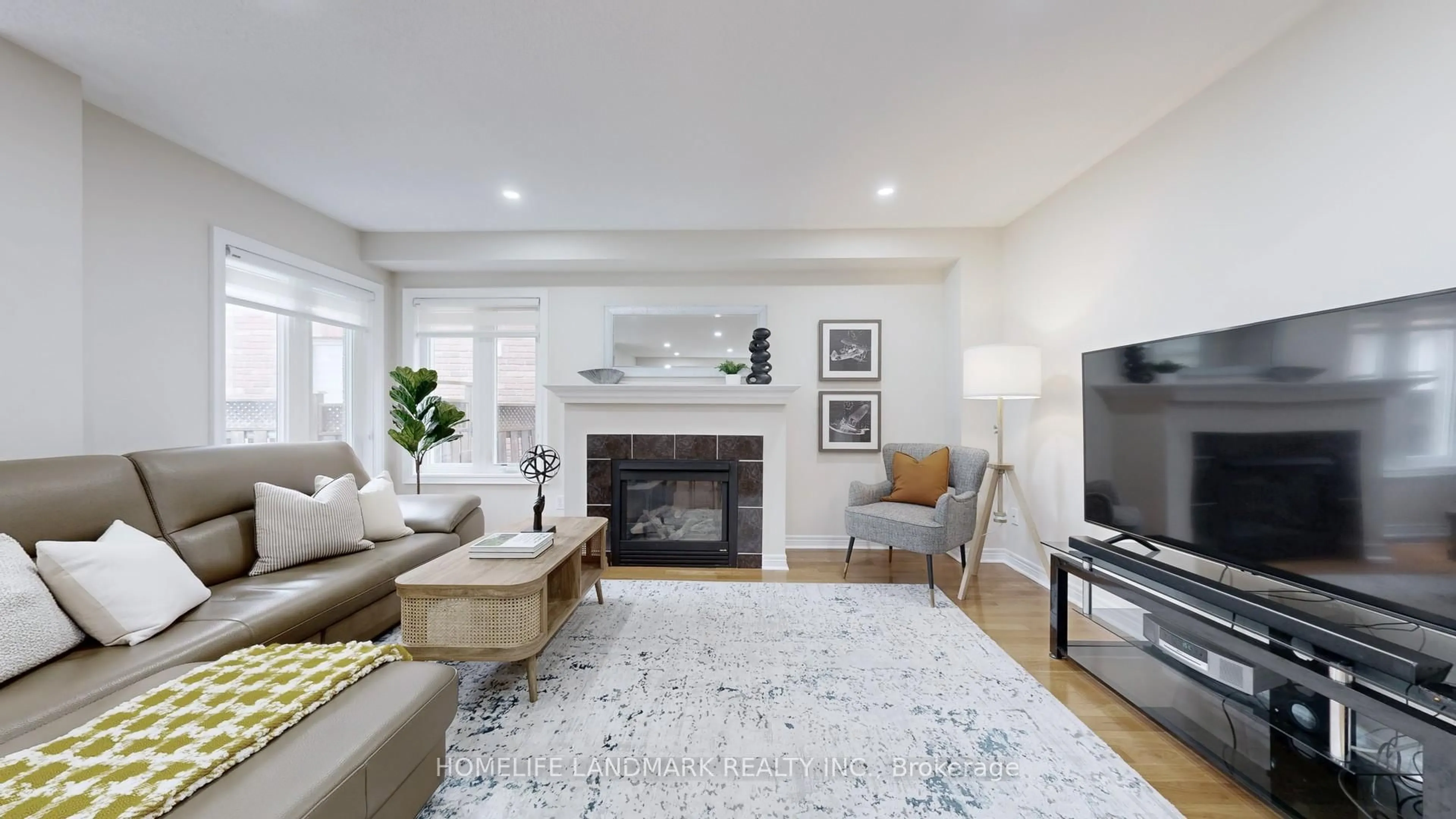 Living room with furniture, unknown for 42 Linda Margaret Cres, Richmond Hill Ontario L4S 2B6