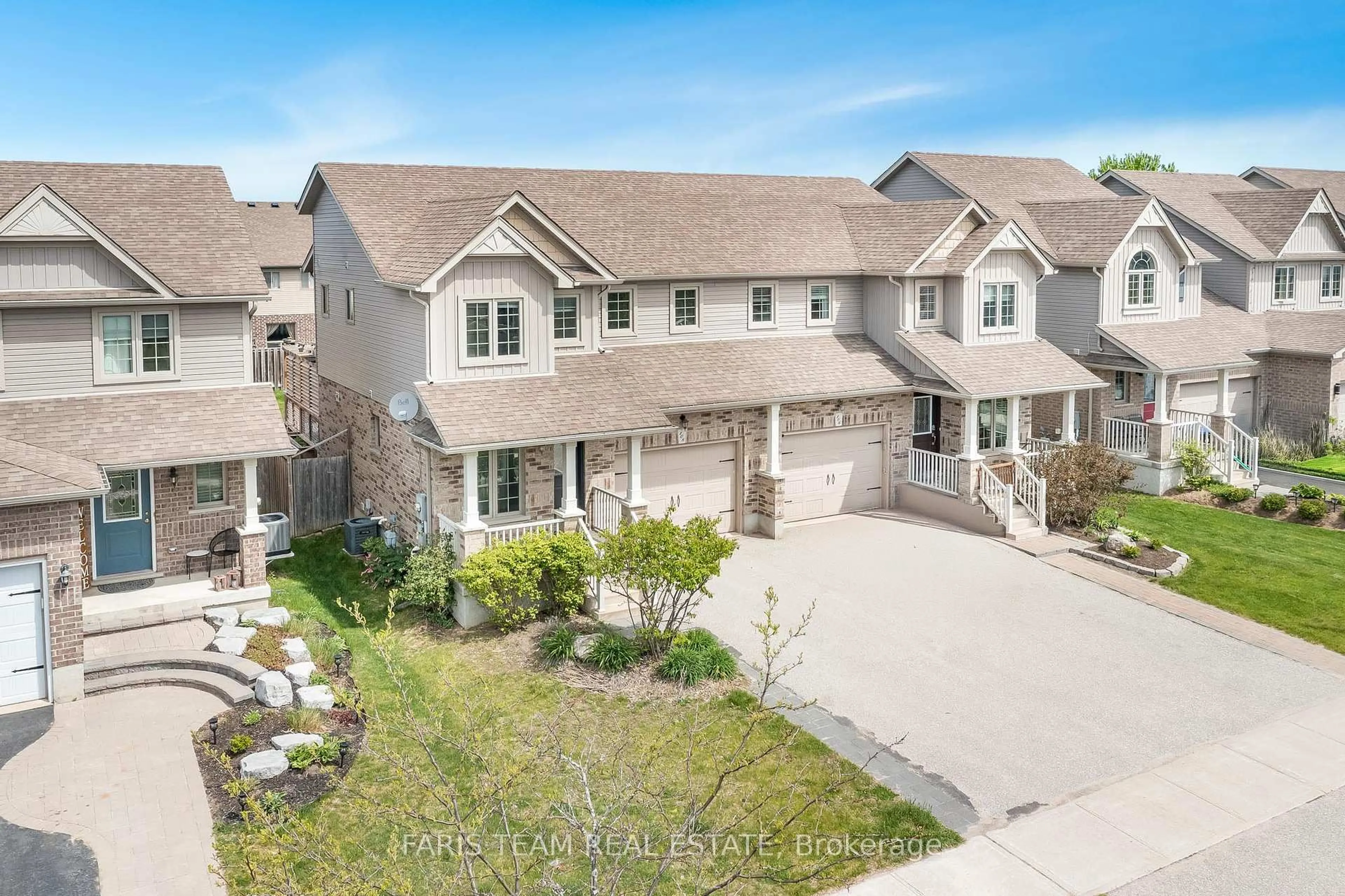 A pic from outside/outdoor area/front of a property/back of a property/a pic from drone, street for 108 Quigley St, Essa Ontario L0M 1B6