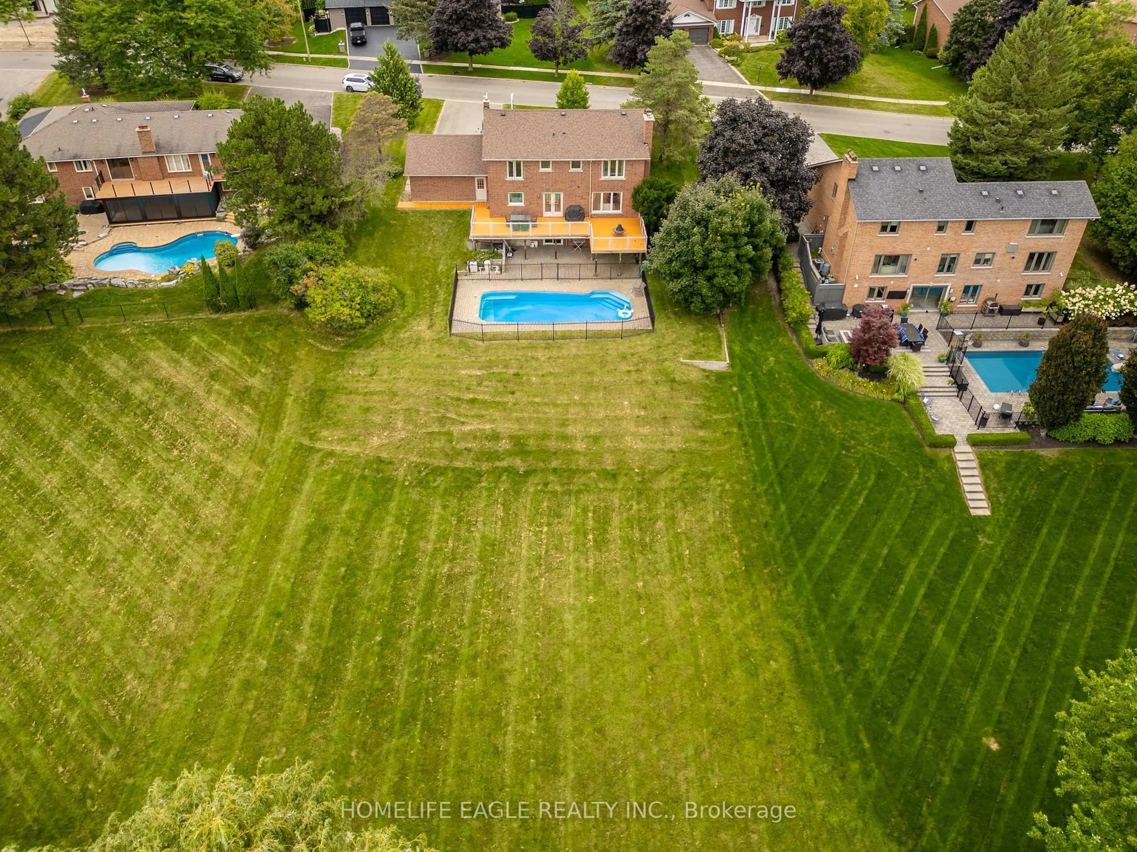 A pic from outside/outdoor area/front of a property/back of a property/a pic from drone, water/lake/river/ocean view for 440 Warren Rd, King Ontario L7B 1C4