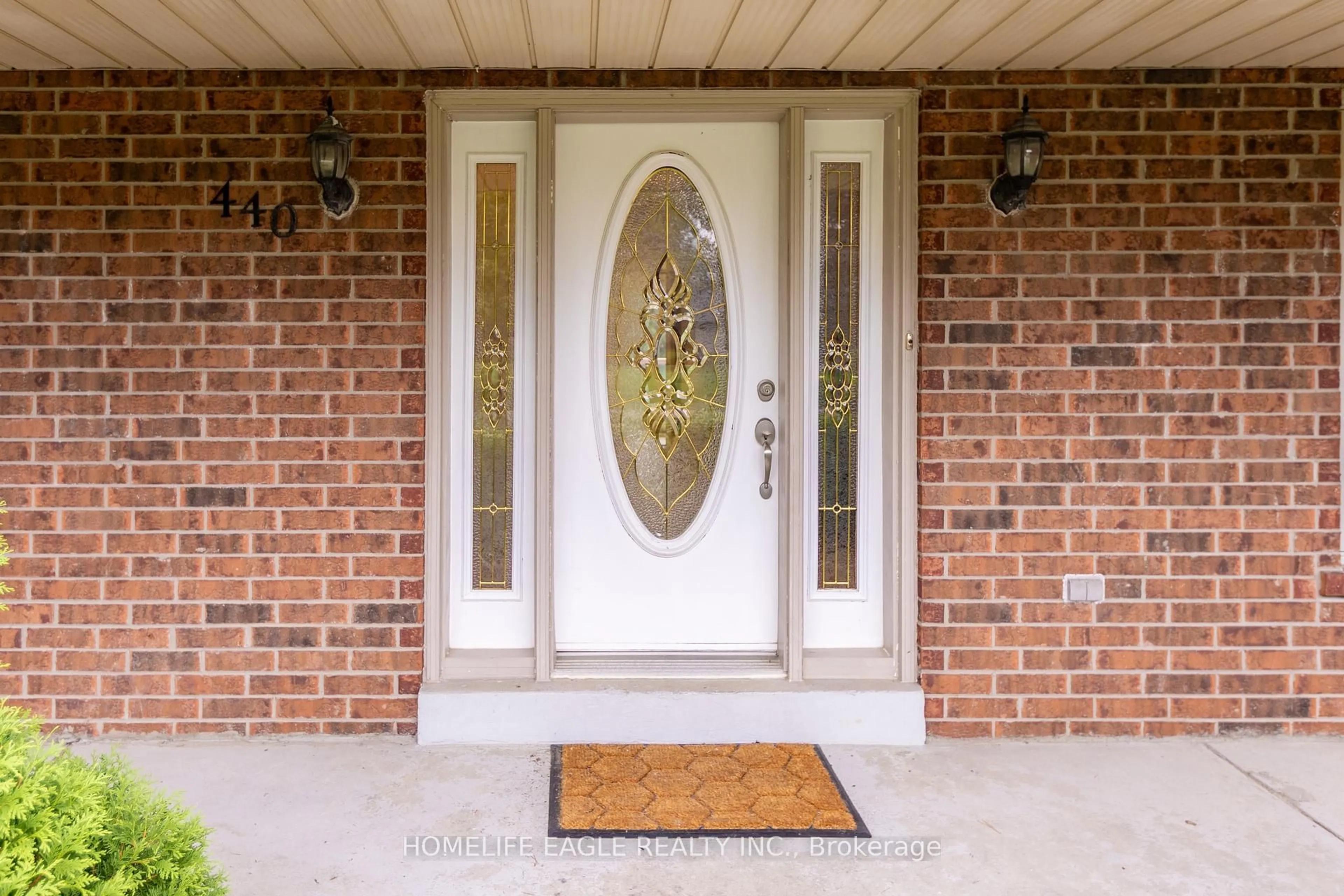 Indoor entryway for 440 Warren Rd, King Ontario L7B 1C4