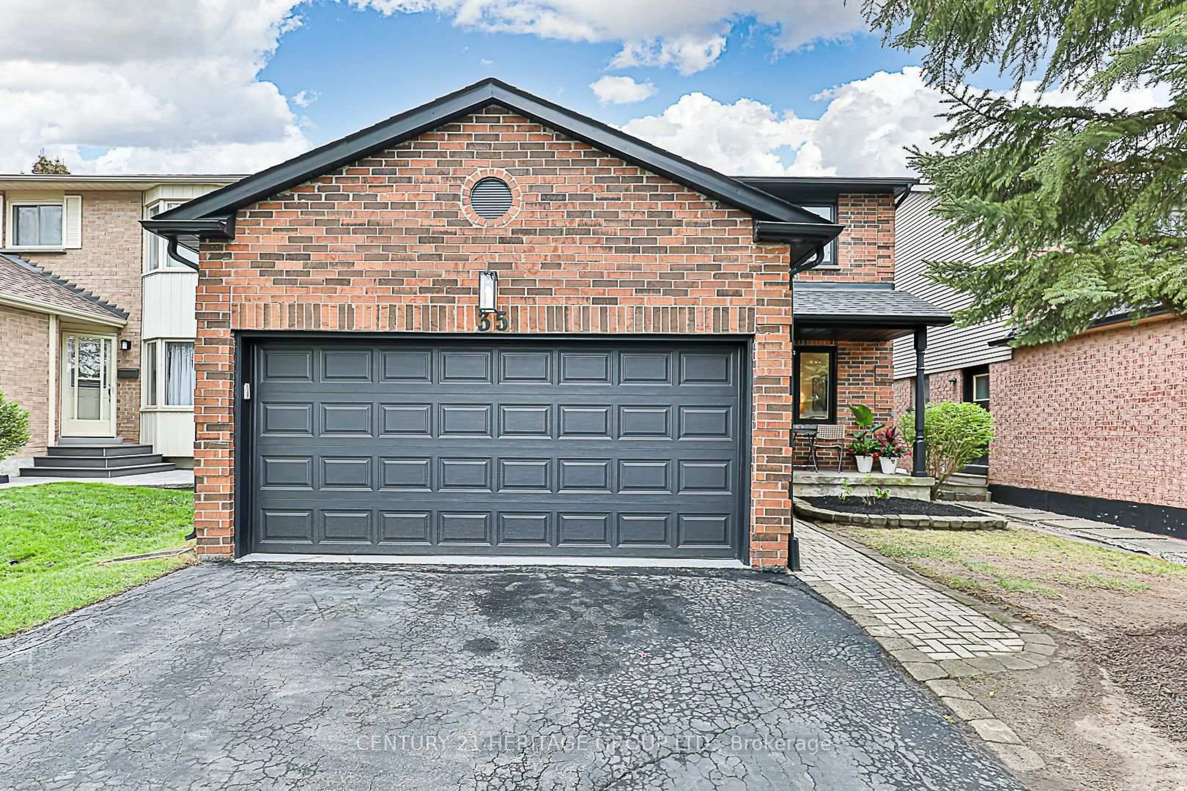 Home with brick exterior material, street for 35 Buchanan Cres, Aurora Ontario L4G 5K4