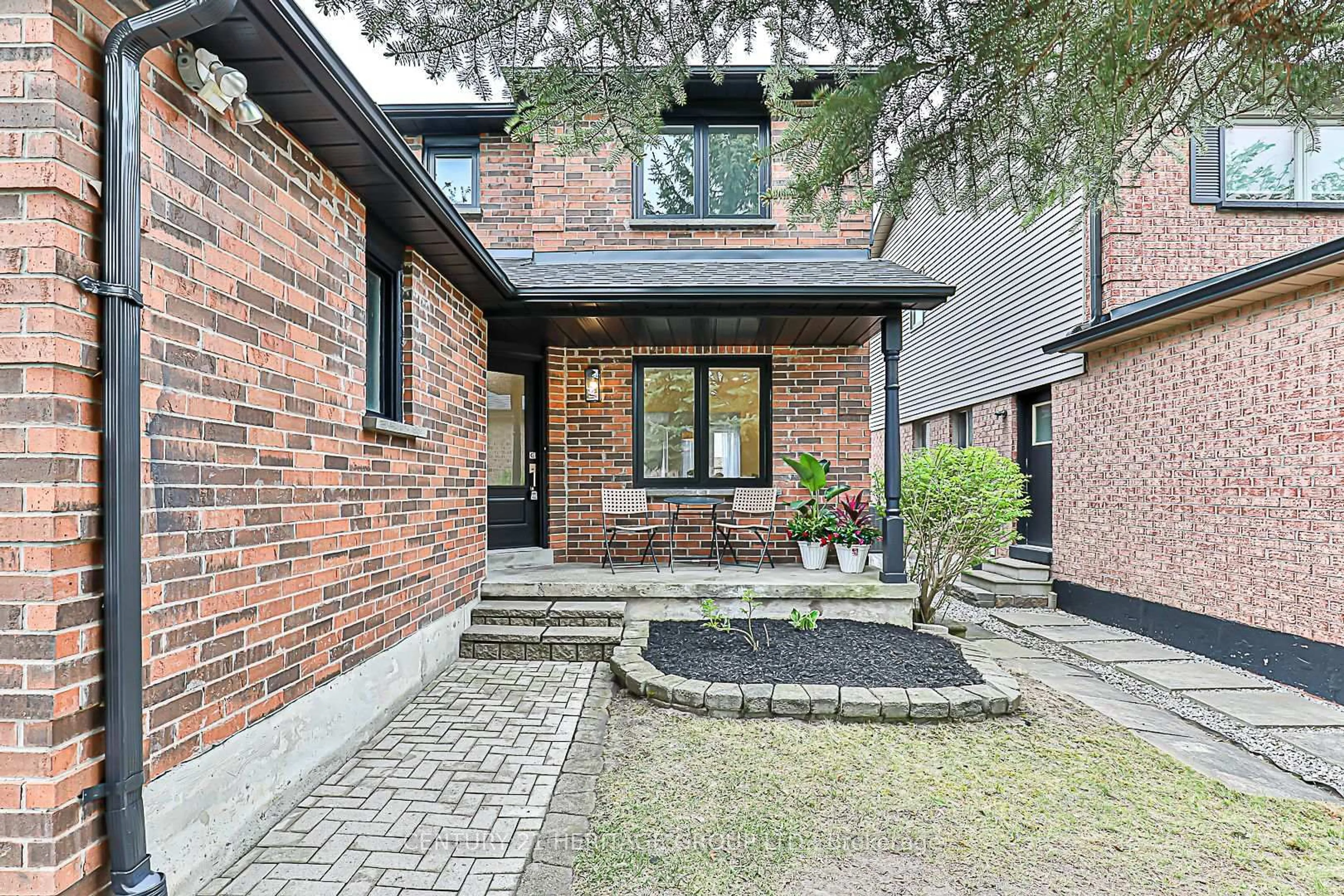 Home with brick exterior material, street for 35 Buchanan Cres, Aurora Ontario L4G 5K4