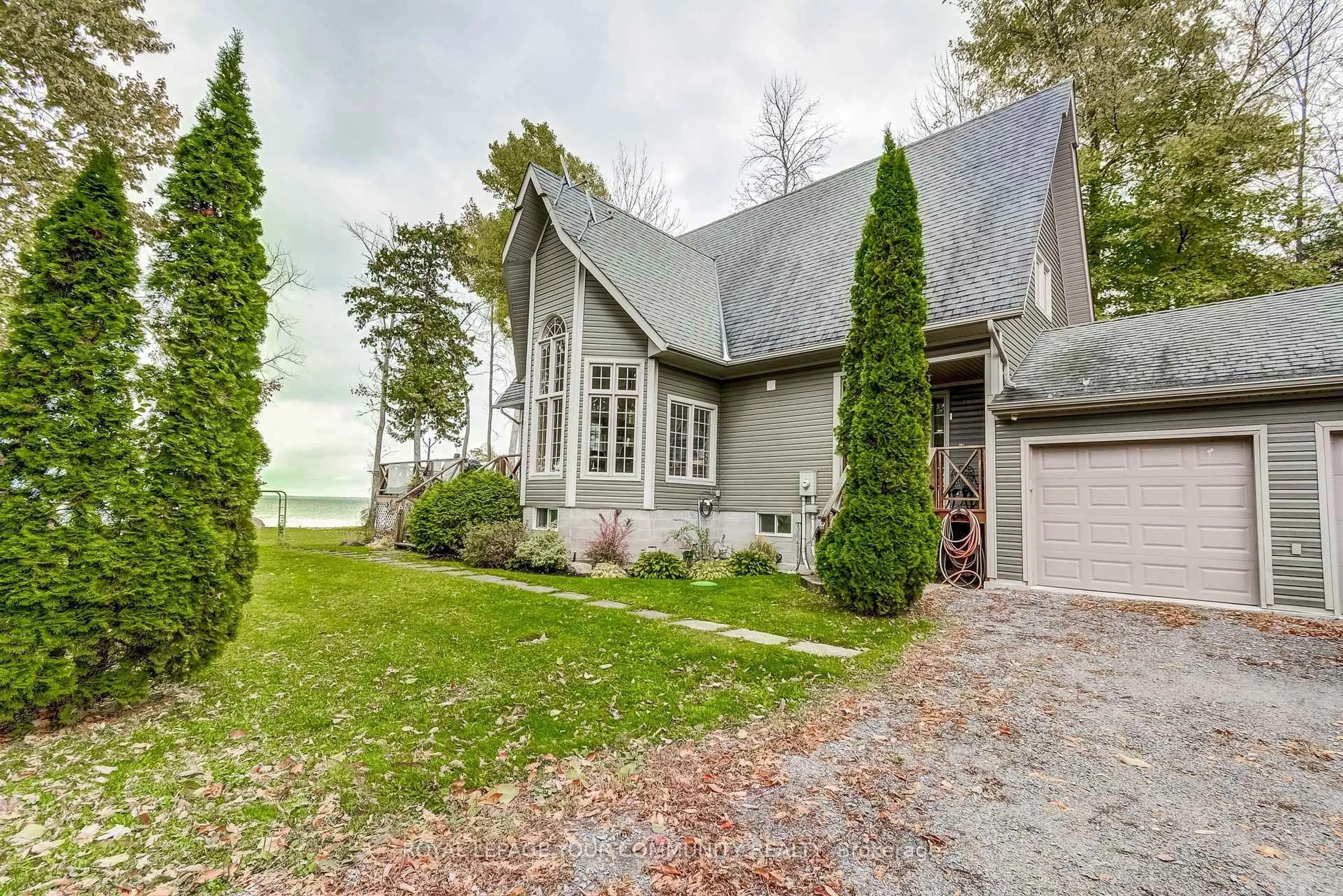 Home with brick exterior material, water/lake/river/ocean view for 1070 LOON Rd, Georgina Islands Ontario L0E 1R0