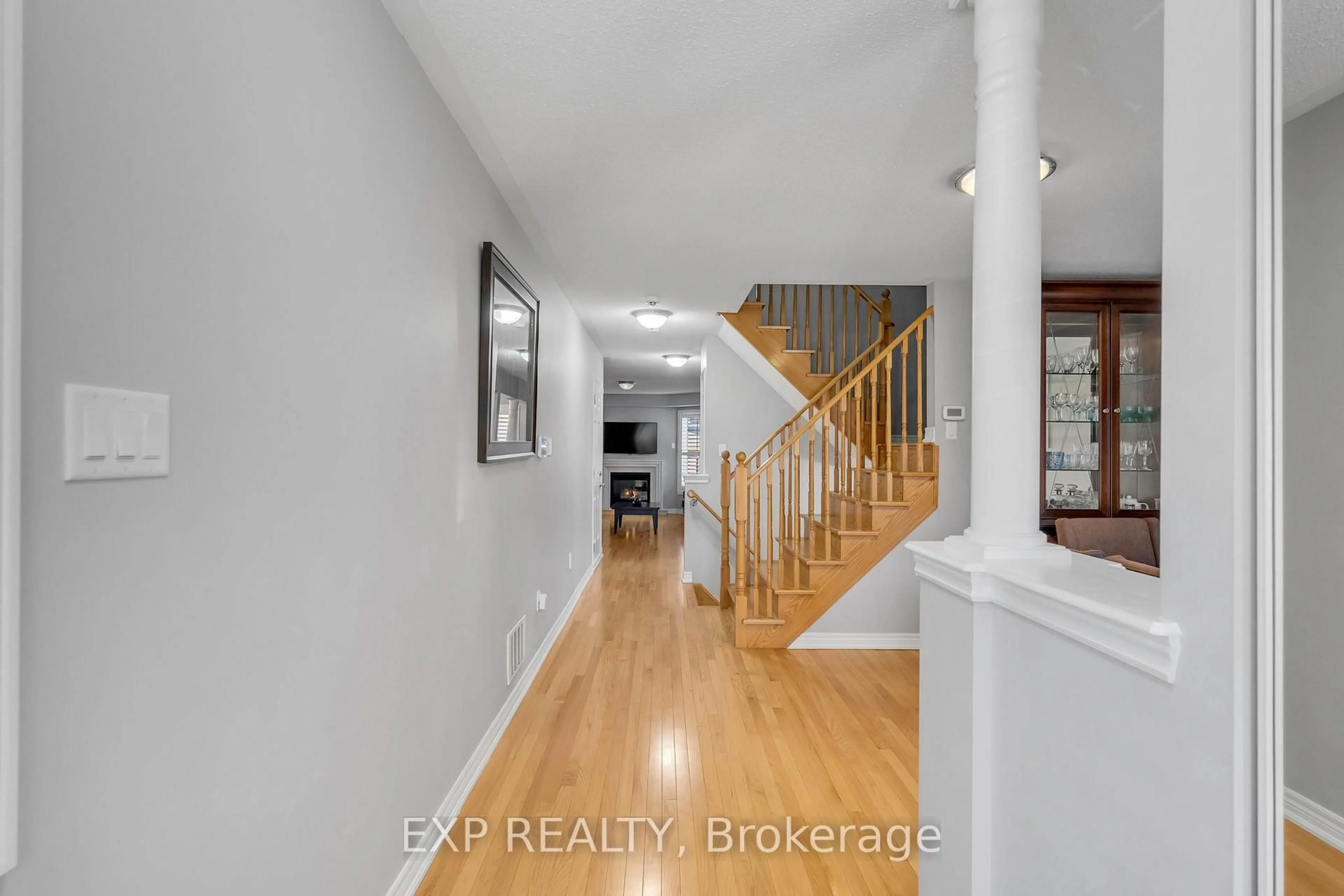 Indoor entryway for 39 Stoyell Dr, Richmond Hill Ontario L4E 0M7