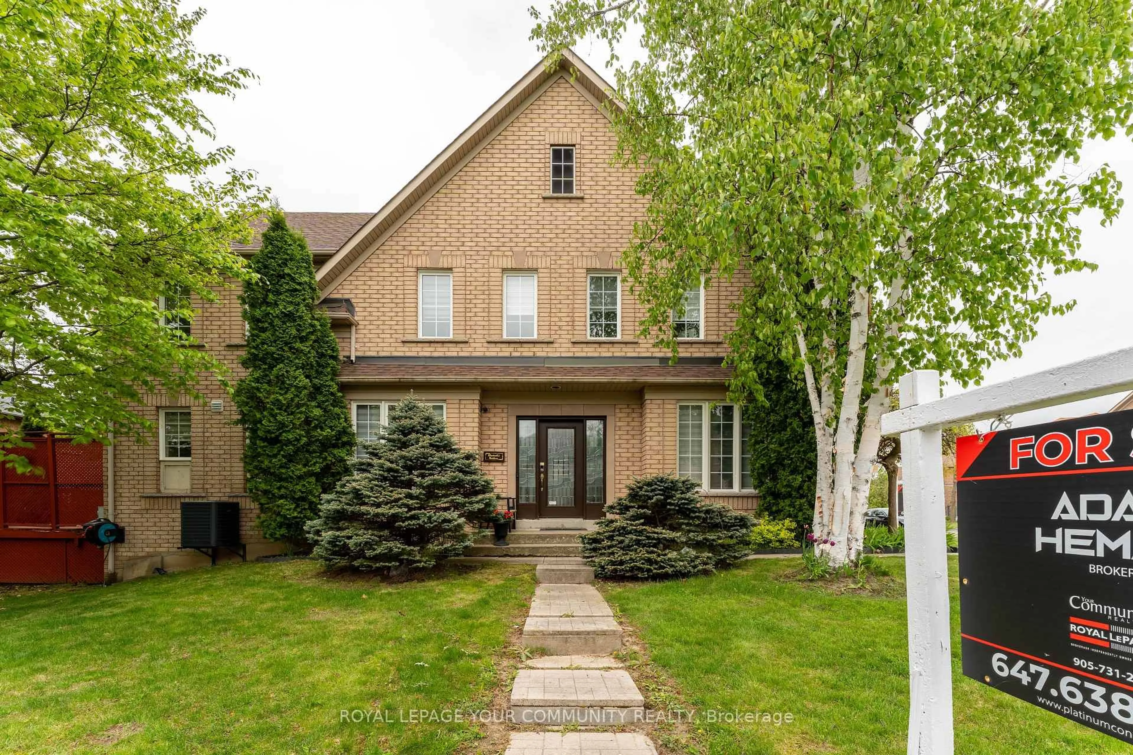 Home with brick exterior material, street for 9 Glenis Gate, Richmond Hill Ontario L4E 4C4