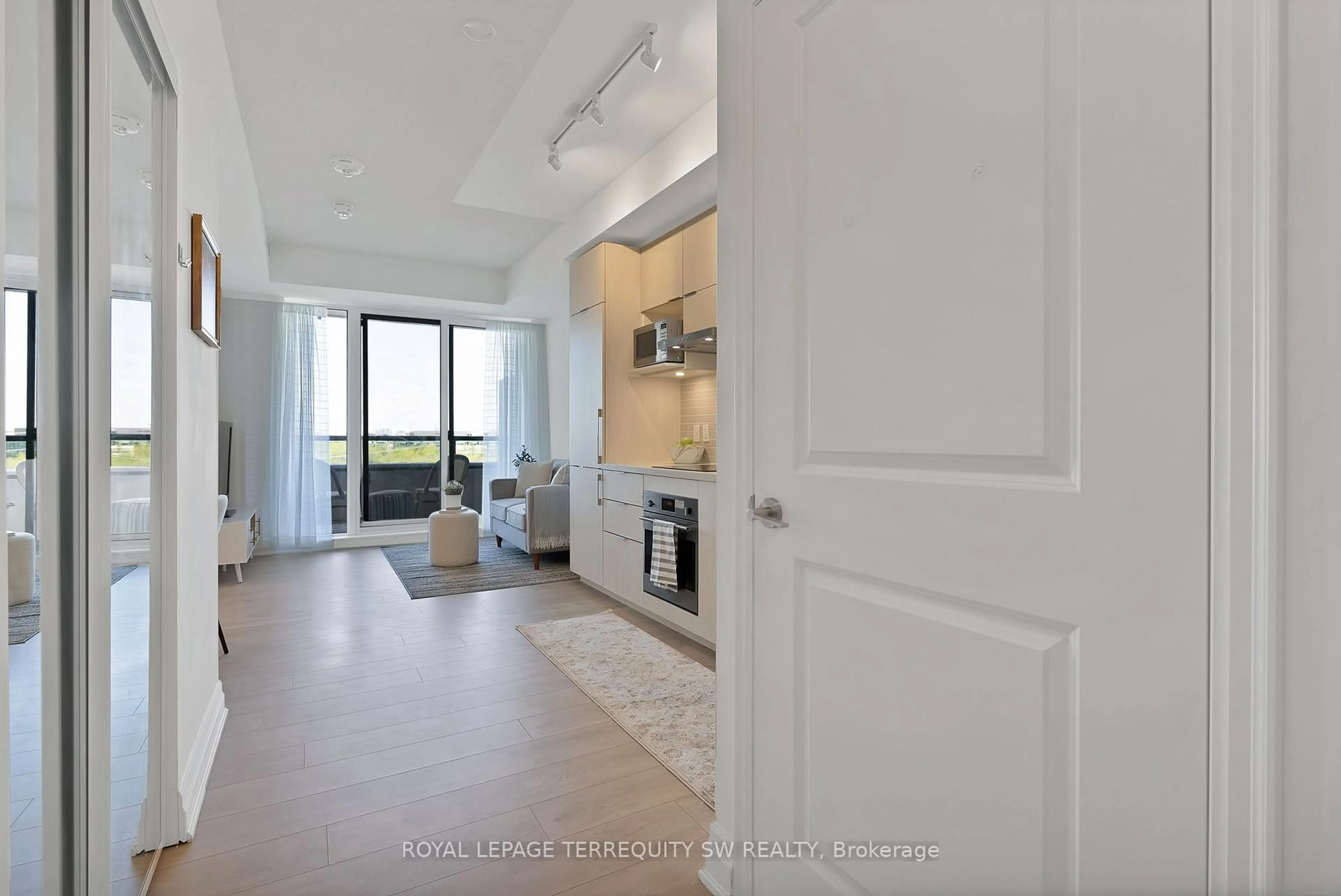Indoor entryway for 10 Rouge Valley Dr #616, Markham Ontario L6G 0G9