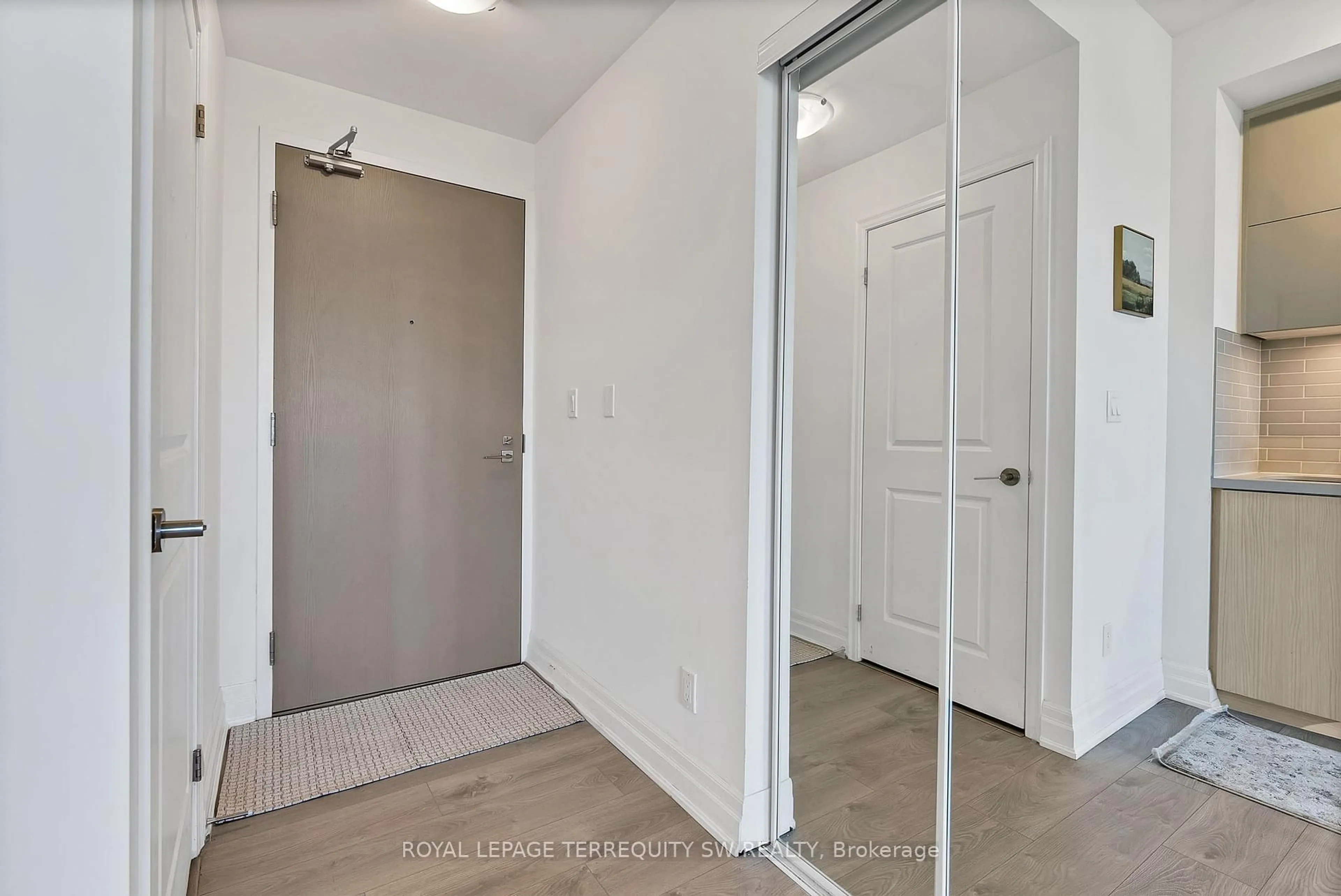 Indoor entryway for 10 Rouge Valley Dr #616, Markham Ontario L6G 0G9