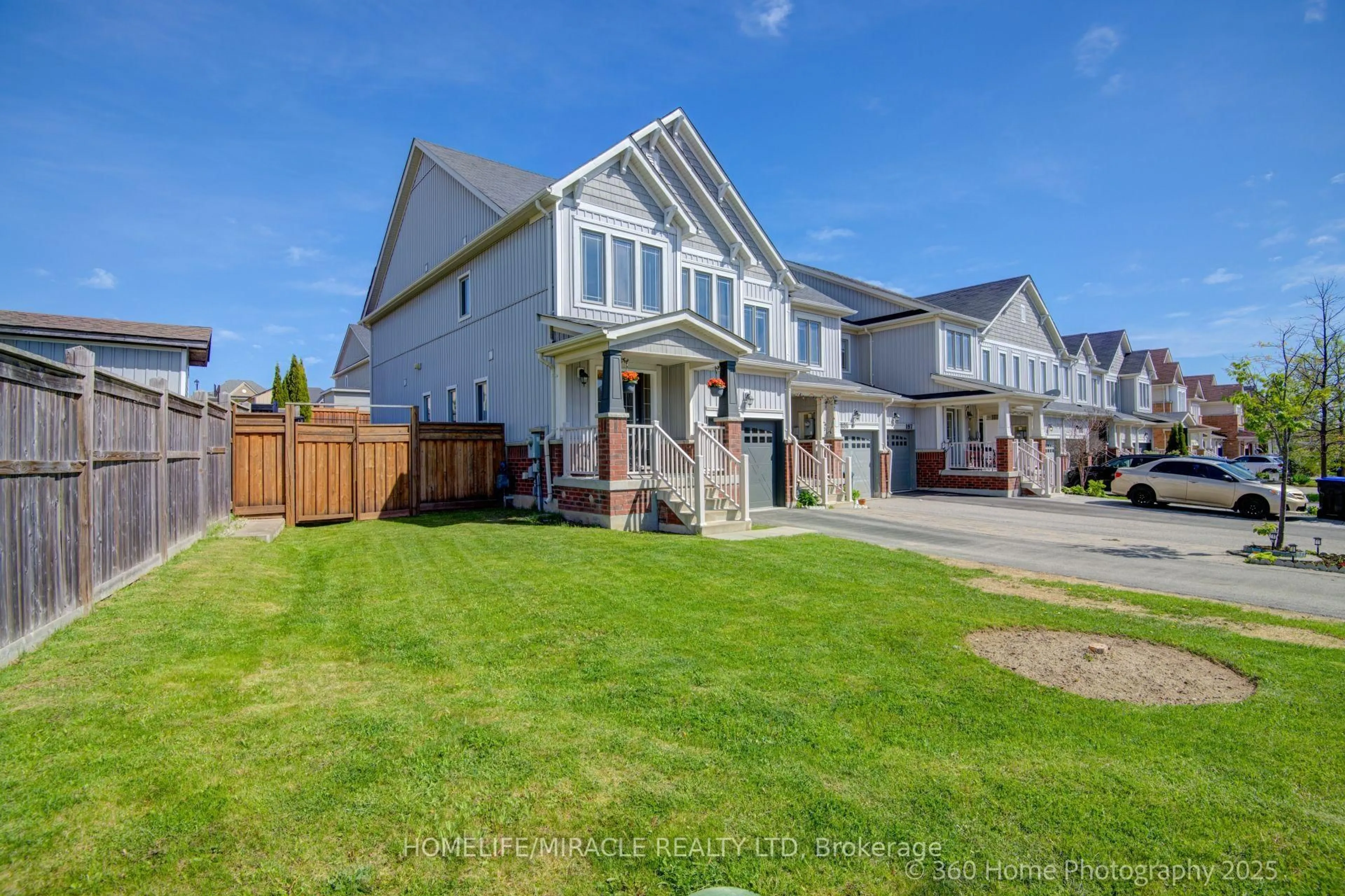 A pic from outside/outdoor area/front of a property/back of a property/a pic from drone, street for 193 Orr Dr, Bradford West Gwillimbury Ontario L3Z 0S2