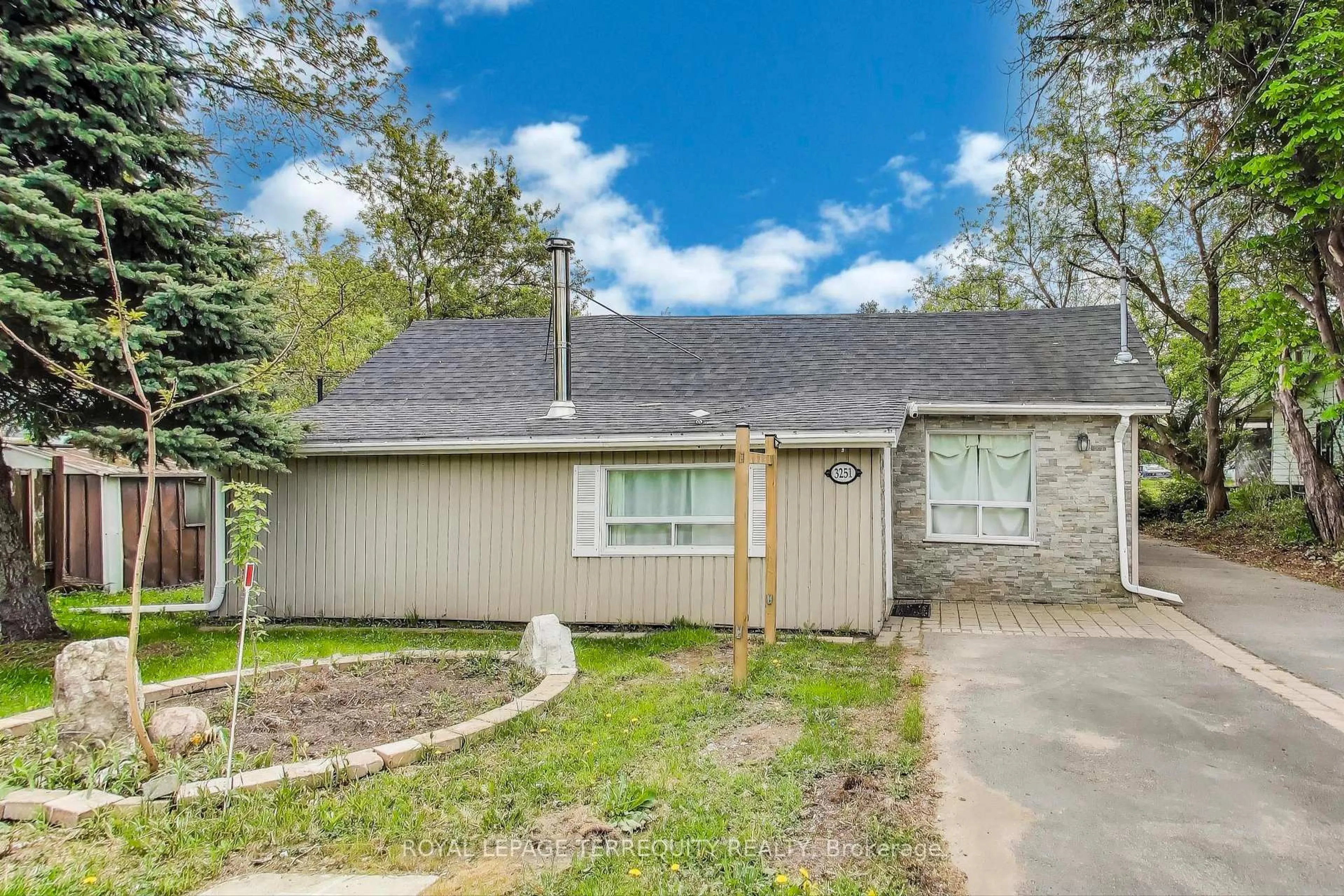 Unknown for 3251 Ravenshoe Rd, East Gwillimbury Ontario L0G 1R0