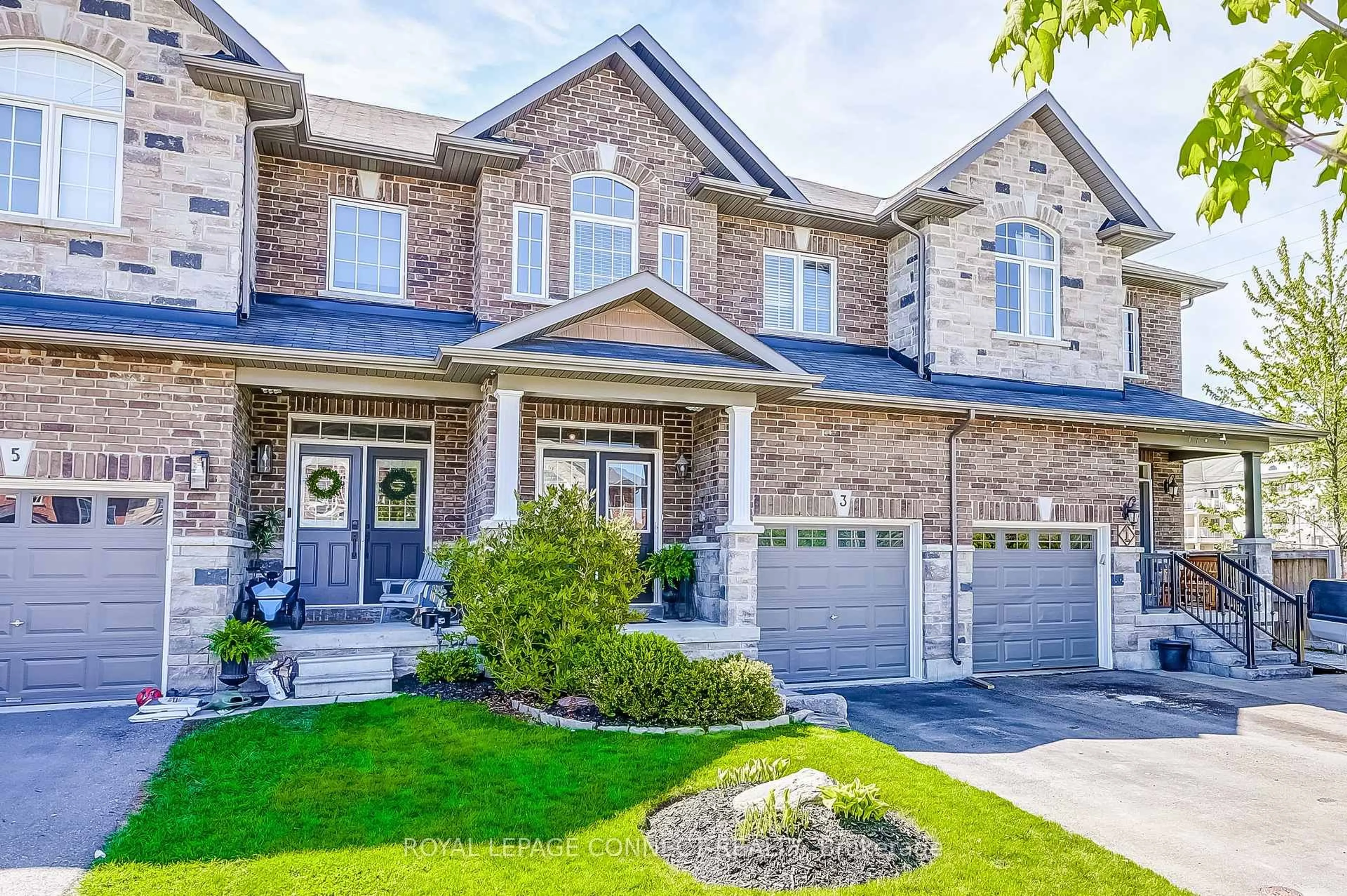 Home with brick exterior material, street for 3 Michael Cummings Crt, Uxbridge Ontario L9P 0E6