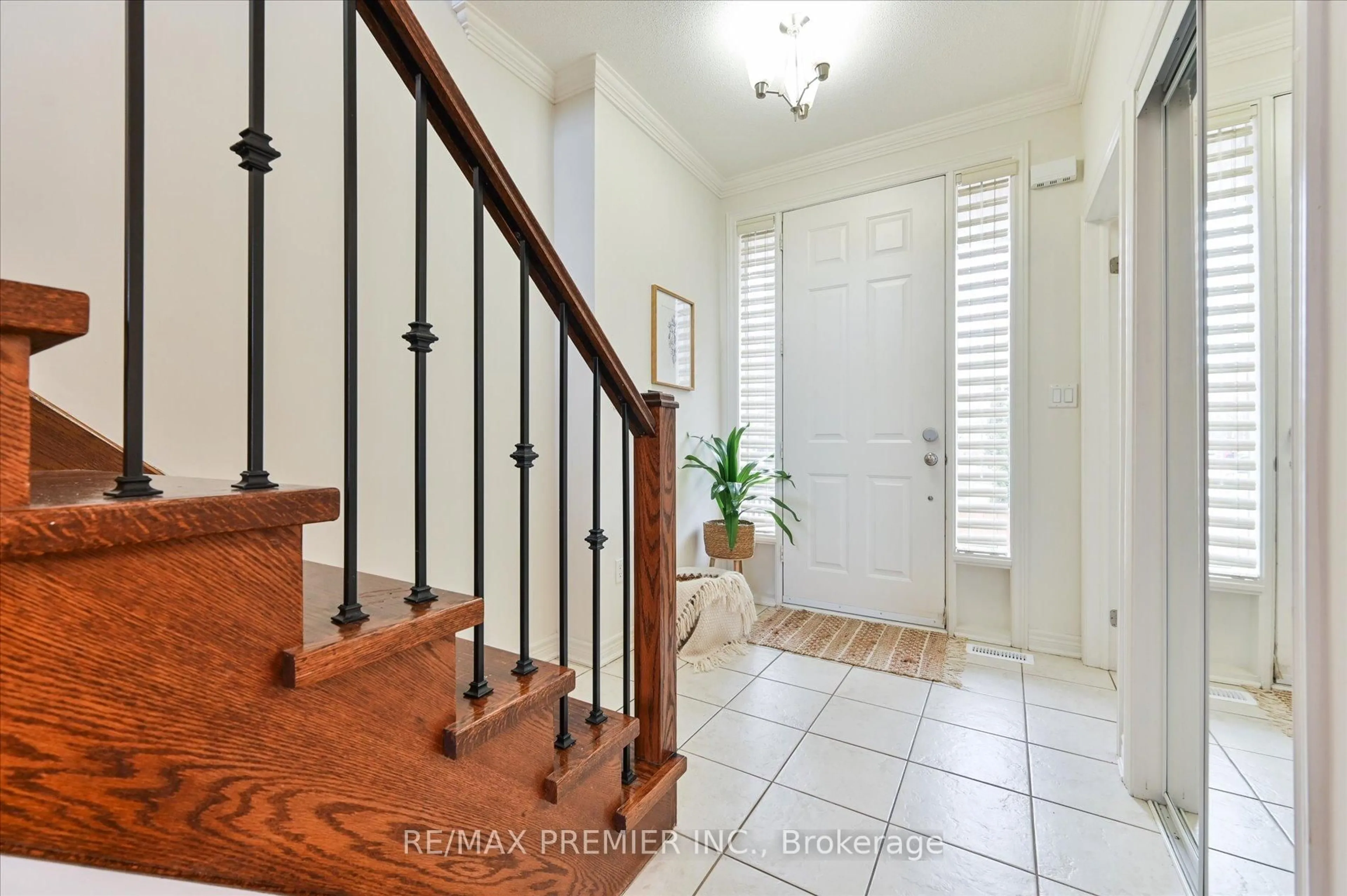 Unknown for 30 Helen St, Vaughan Ontario L4L 3S3