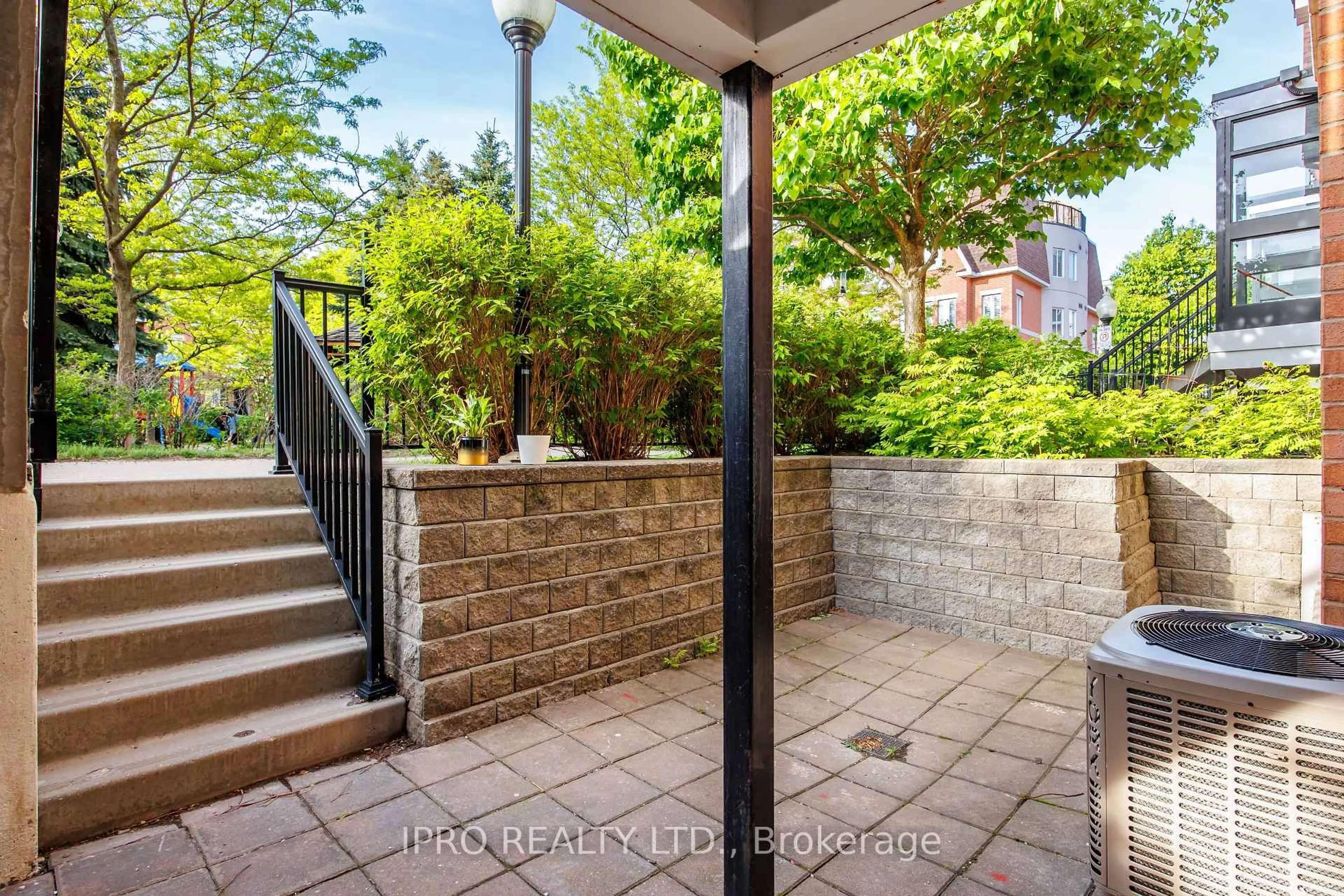 Patio, street for 312 John St #176, Markham Ontario L3T 0A7