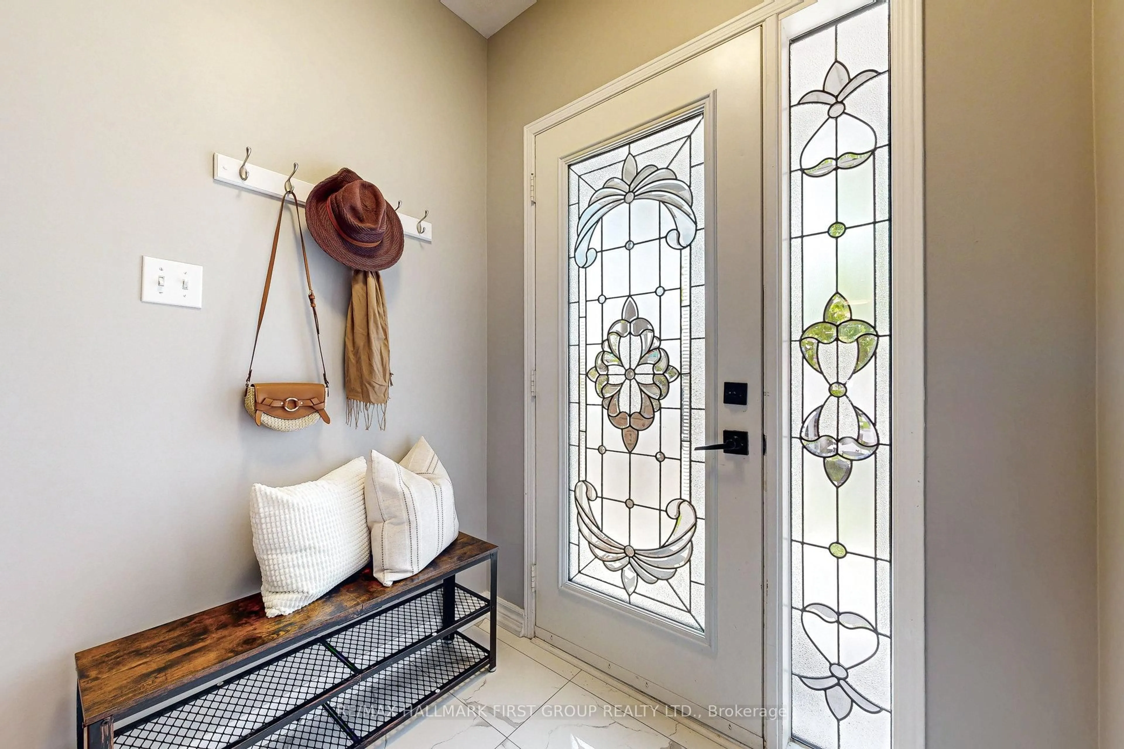 Indoor entryway for 263 Richard Underhill Ave, Whitchurch-Stouffville Ontario L4A 0Z4