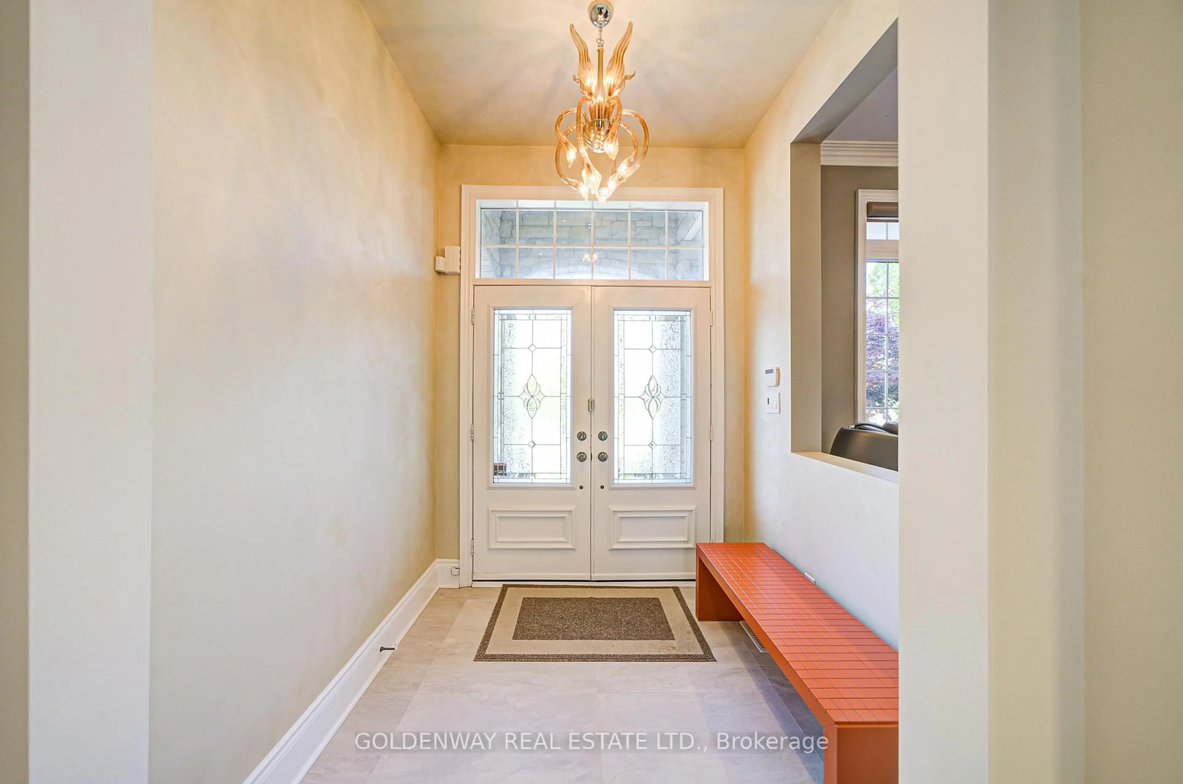 Indoor entryway for 229 Hunterwood Chse, Vaughan Ontario L6A 4R2