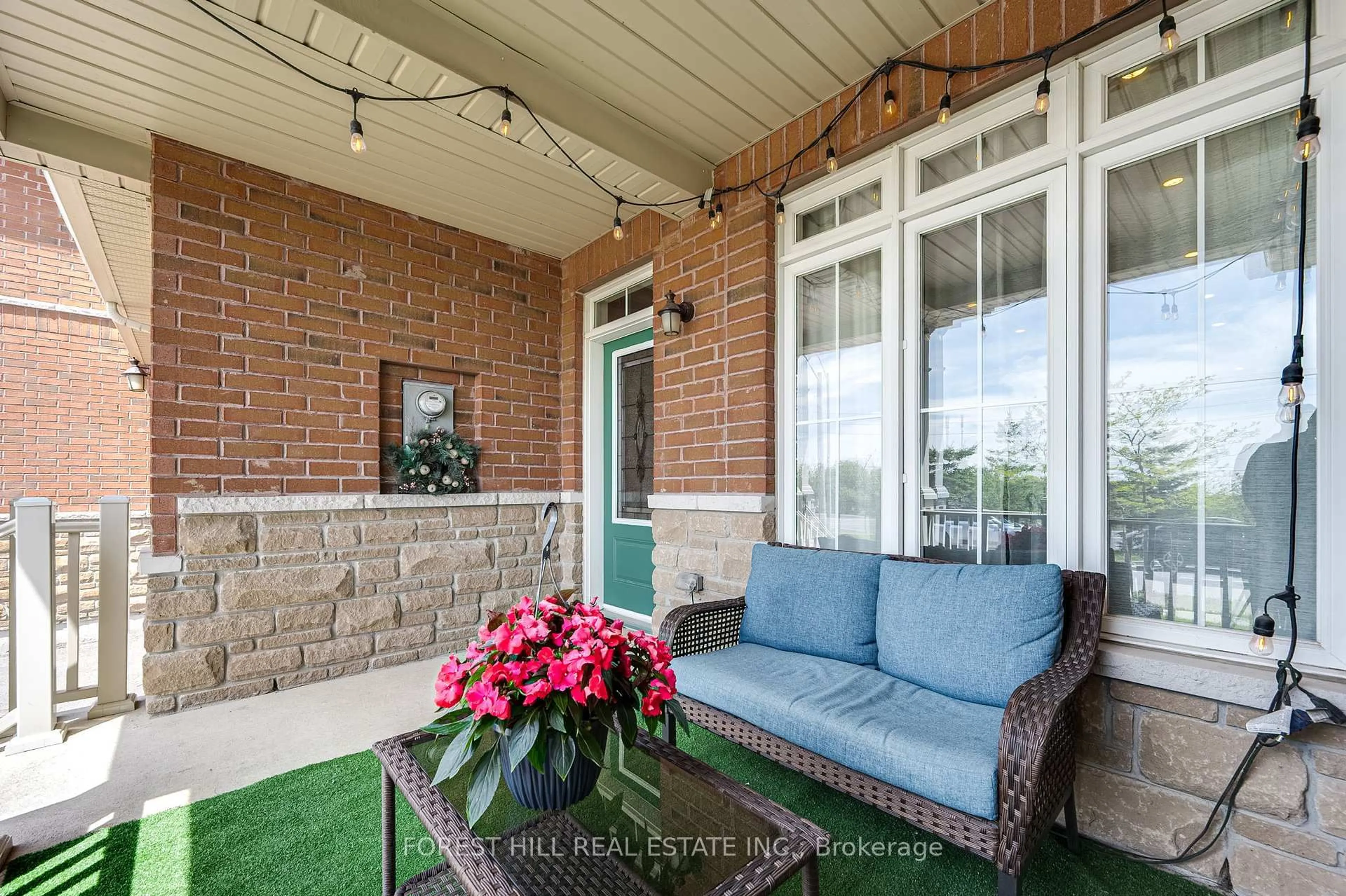 Patio, street for 41 Pavlova Cres, Richmond Hill Ontario L4E 0V8