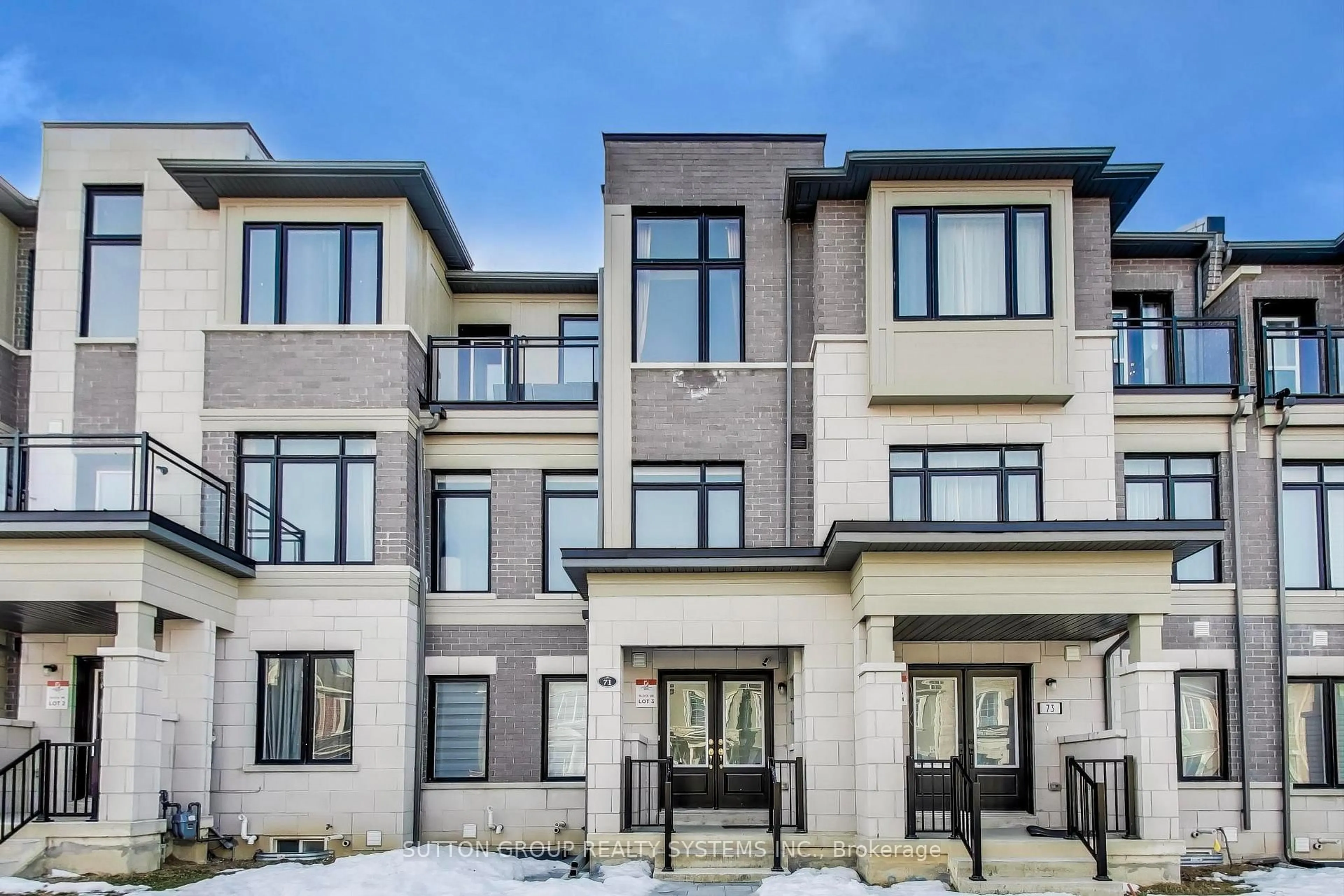 Home with brick exterior material, unknown for 71 William F Bell Pkwy, Richmond Hill Ontario L4S 0K1