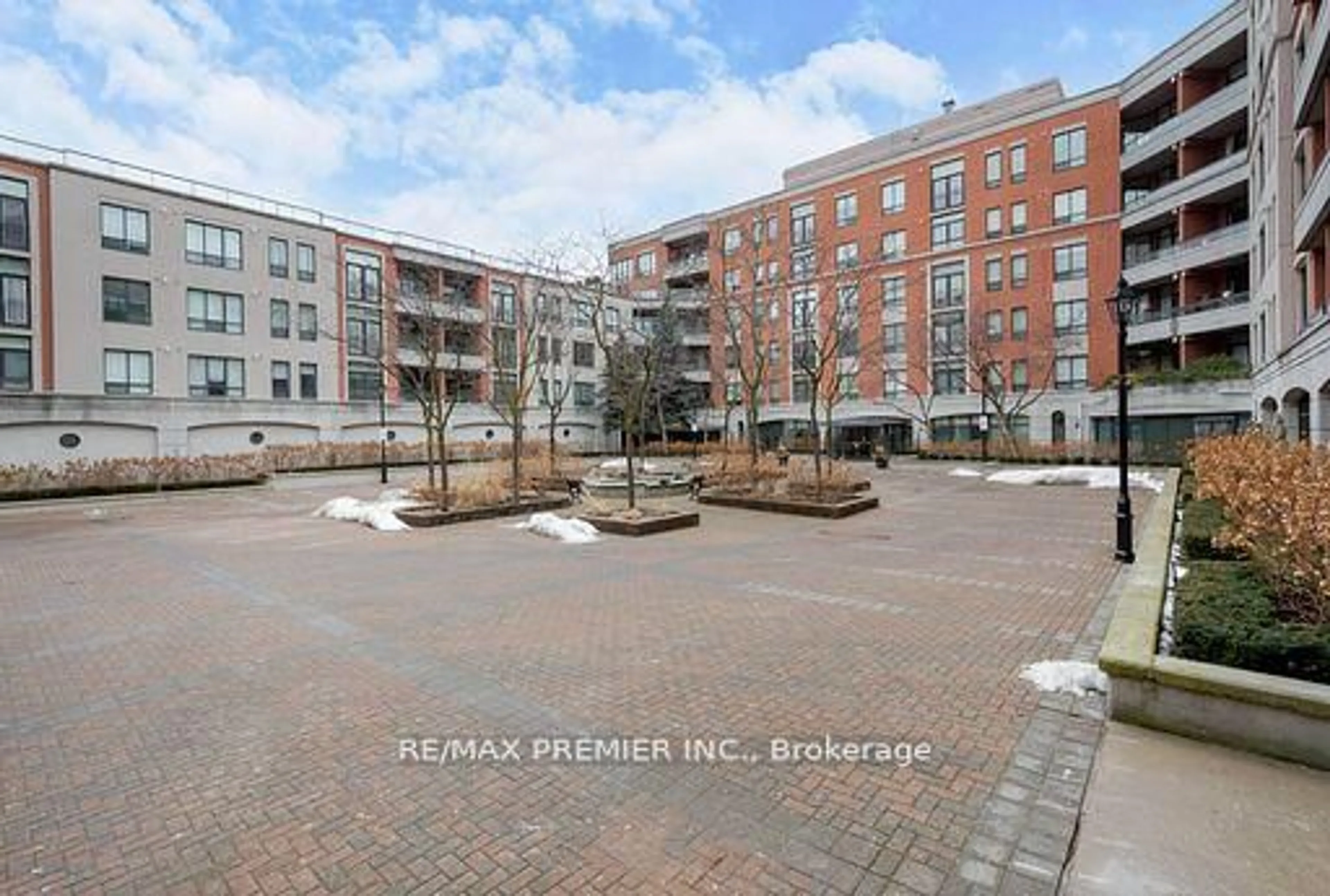 Patio, street for 53 Woodbridge Ave #219, Vaughan Ontario L4L 9K9