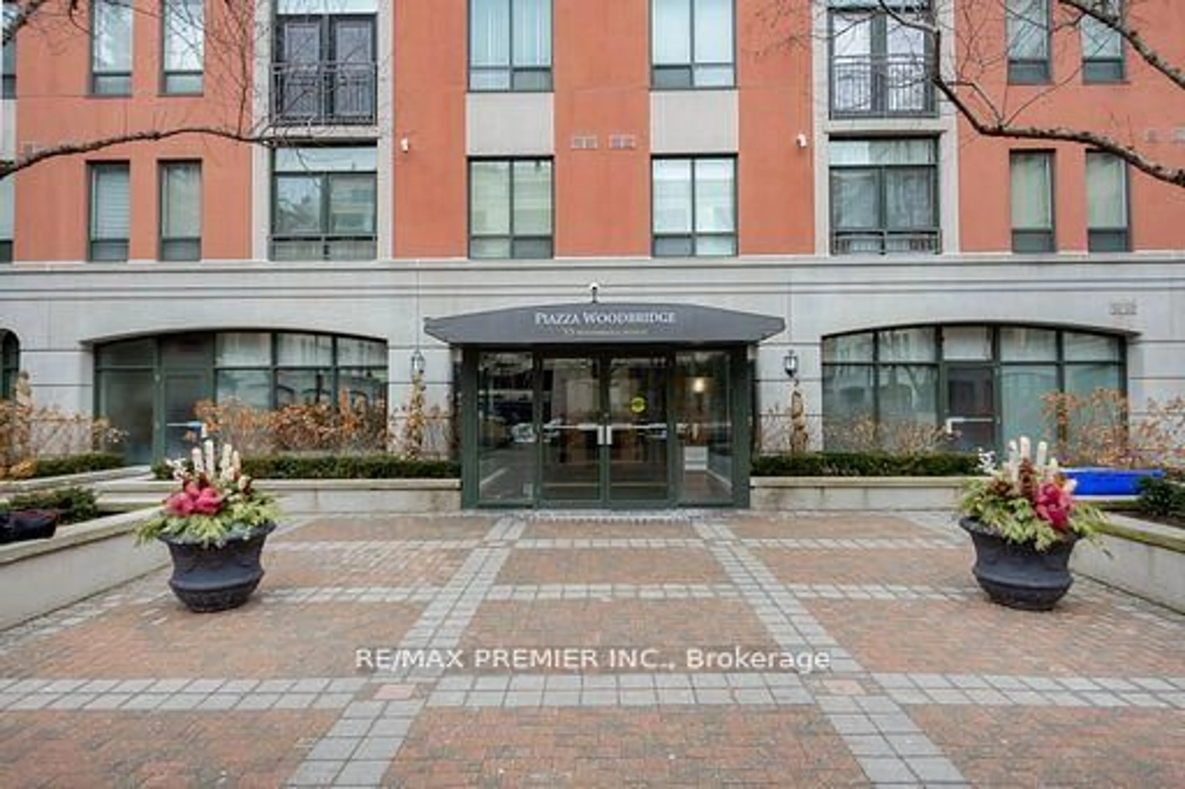 Indoor foyer for 53 Woodbridge Ave #219, Vaughan Ontario L4L 9K9