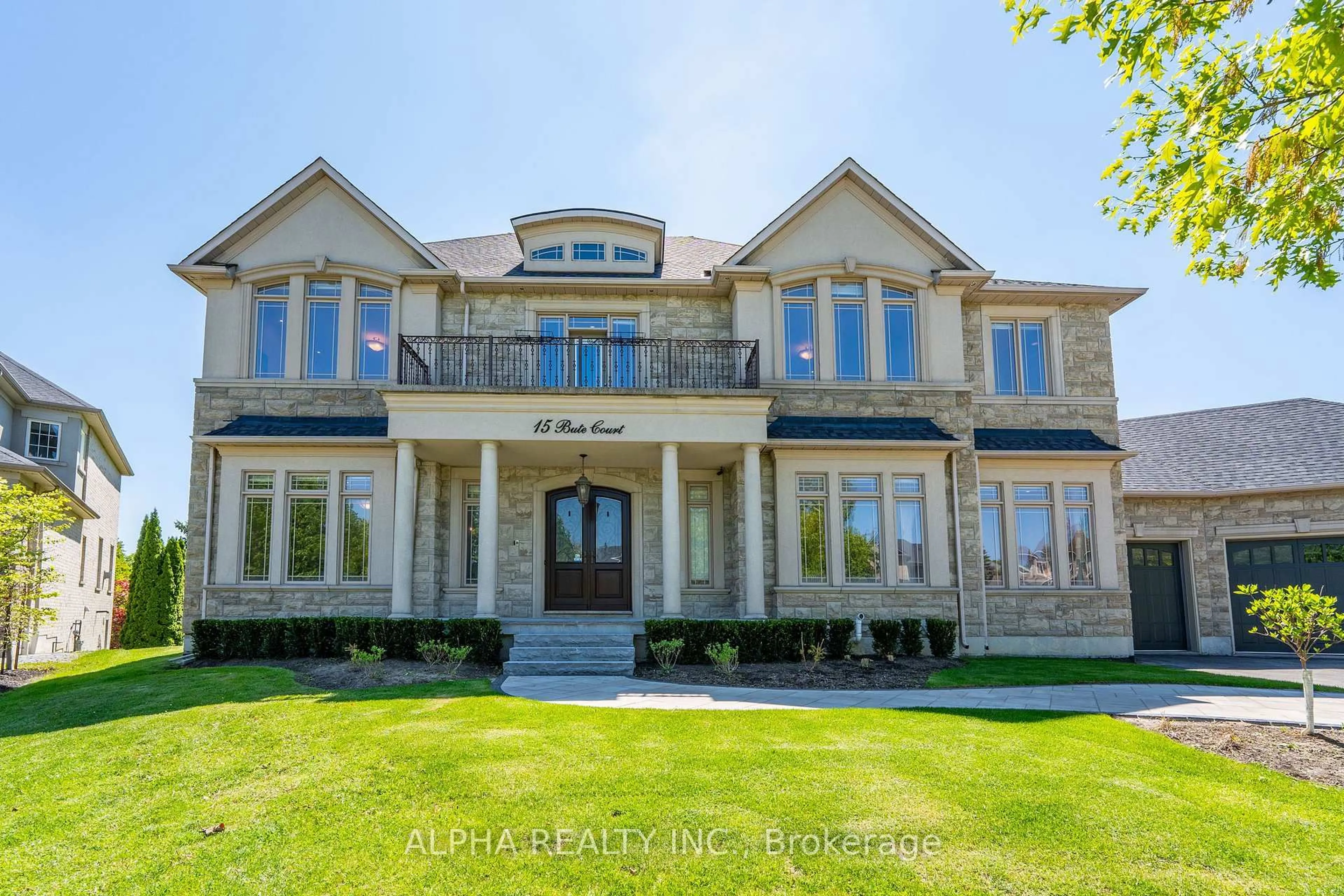 Home with brick exterior material, unknown for 15 Bute Crt, Vaughan Ontario L6A 1P3