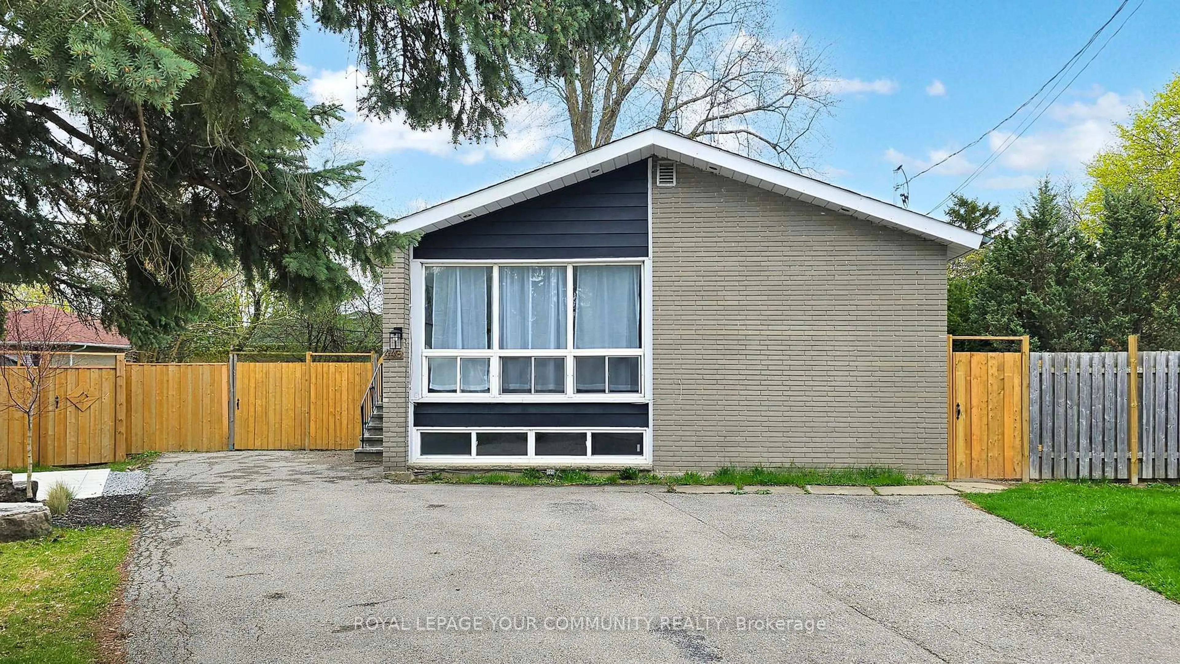 Unknown for 446 Lynett Cres, Richmond Hill Ontario L4C 2V7