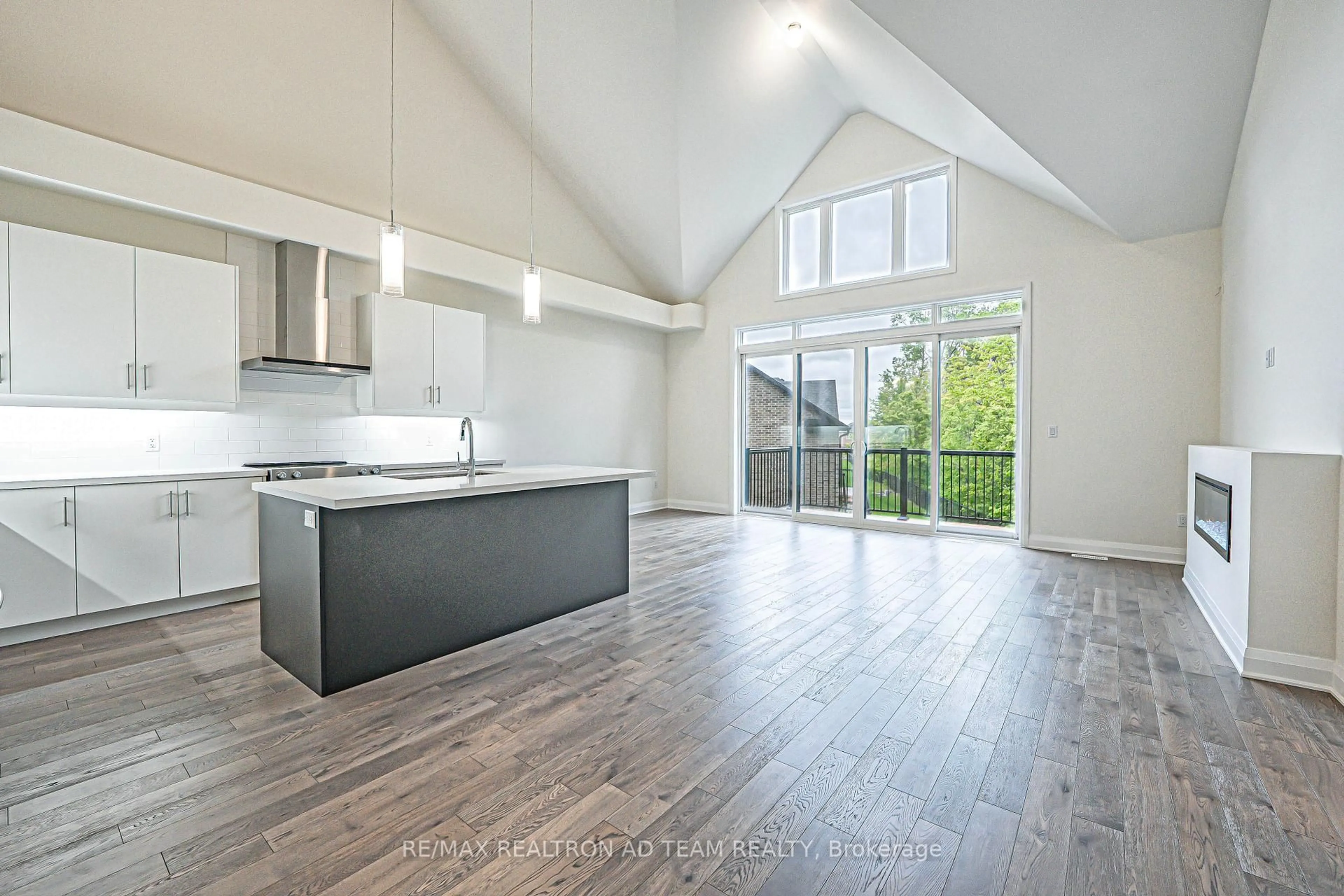 Open concept kitchen, unknown for 19 Vern Robertson Gate, Uxbridge Ontario L9P 0R9