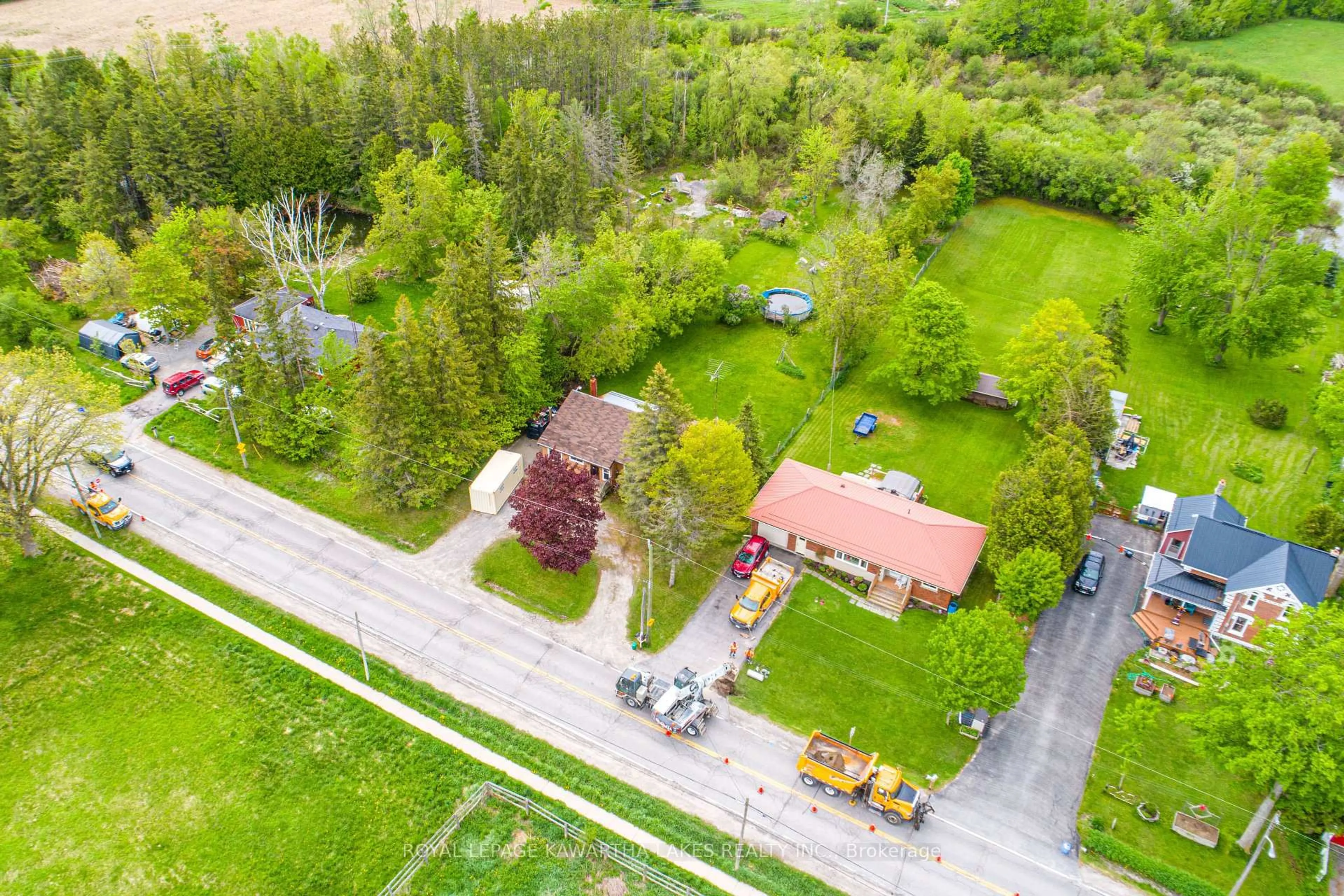 A pic from outside/outdoor area/front of a property/back of a property/a pic from drone, street for 265 Cameron St, Brock Ontario L0E 1E0