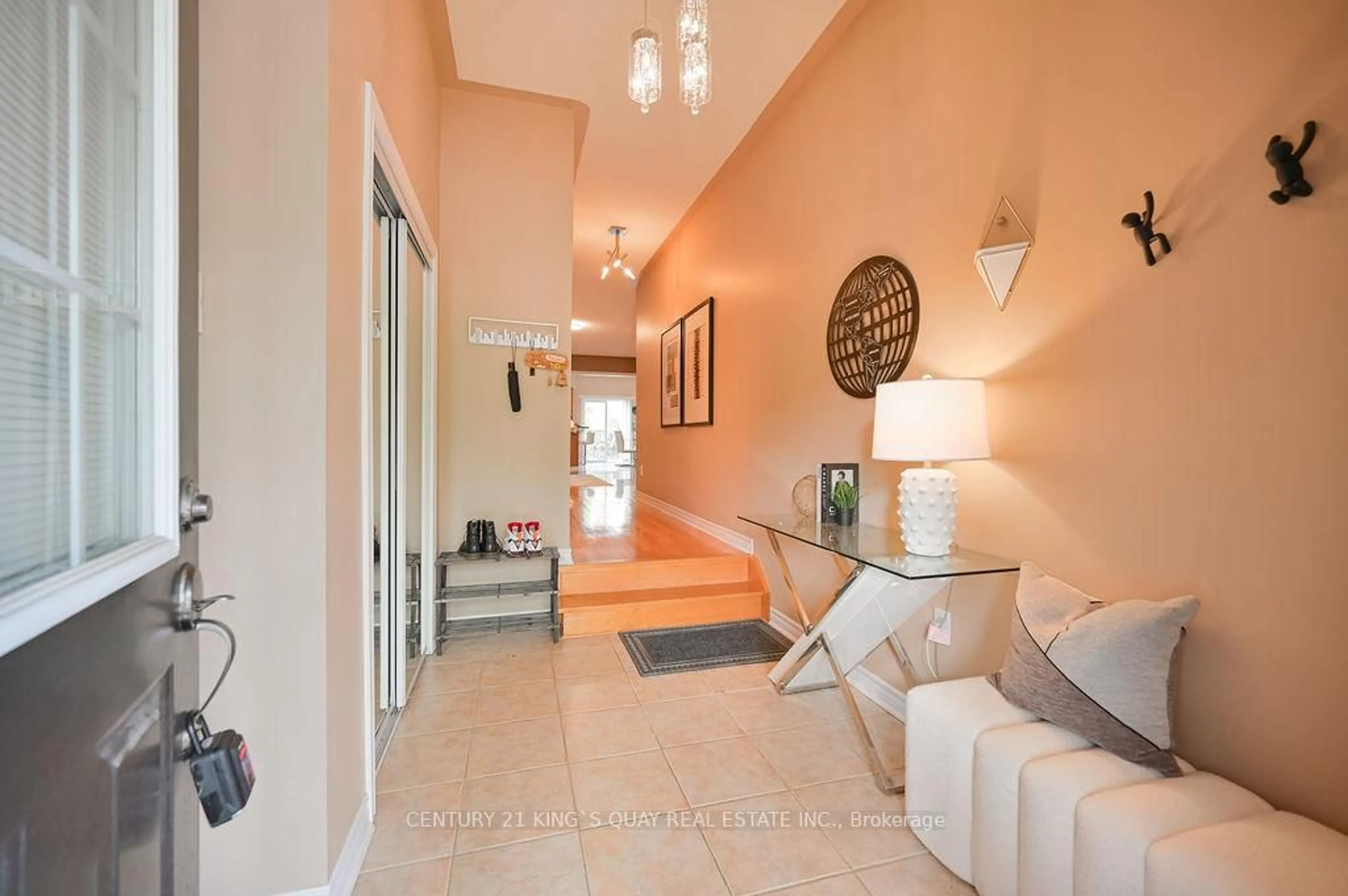 Indoor foyer for 83 Daniel Reaman Cres, Vaughan Ontario L4J 8V1